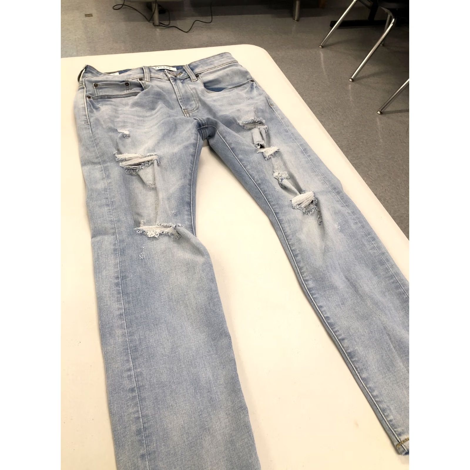 Pacsun PacSun Men’s Slim Taper Jeans Size 30 X27 Distressed Denim Wash PacSun Jeans Slim Tapered Jean Blue 5-Pocket Mens Regular Waist Rise Mid 10-12 in Size US 31 - 4 Thumbnail