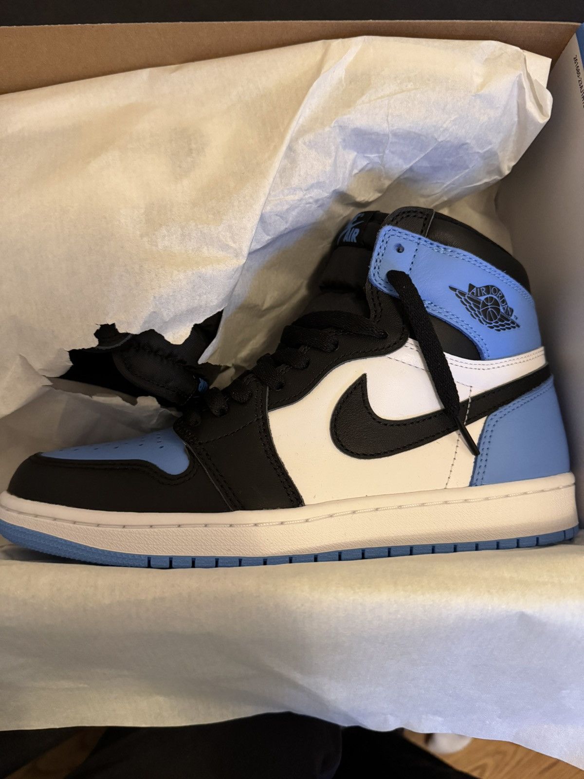 Jordan Brand × Nike Jordan 1 retro UNC toe Size US 8.5 / EU 41-42 - 10 Thumbnail