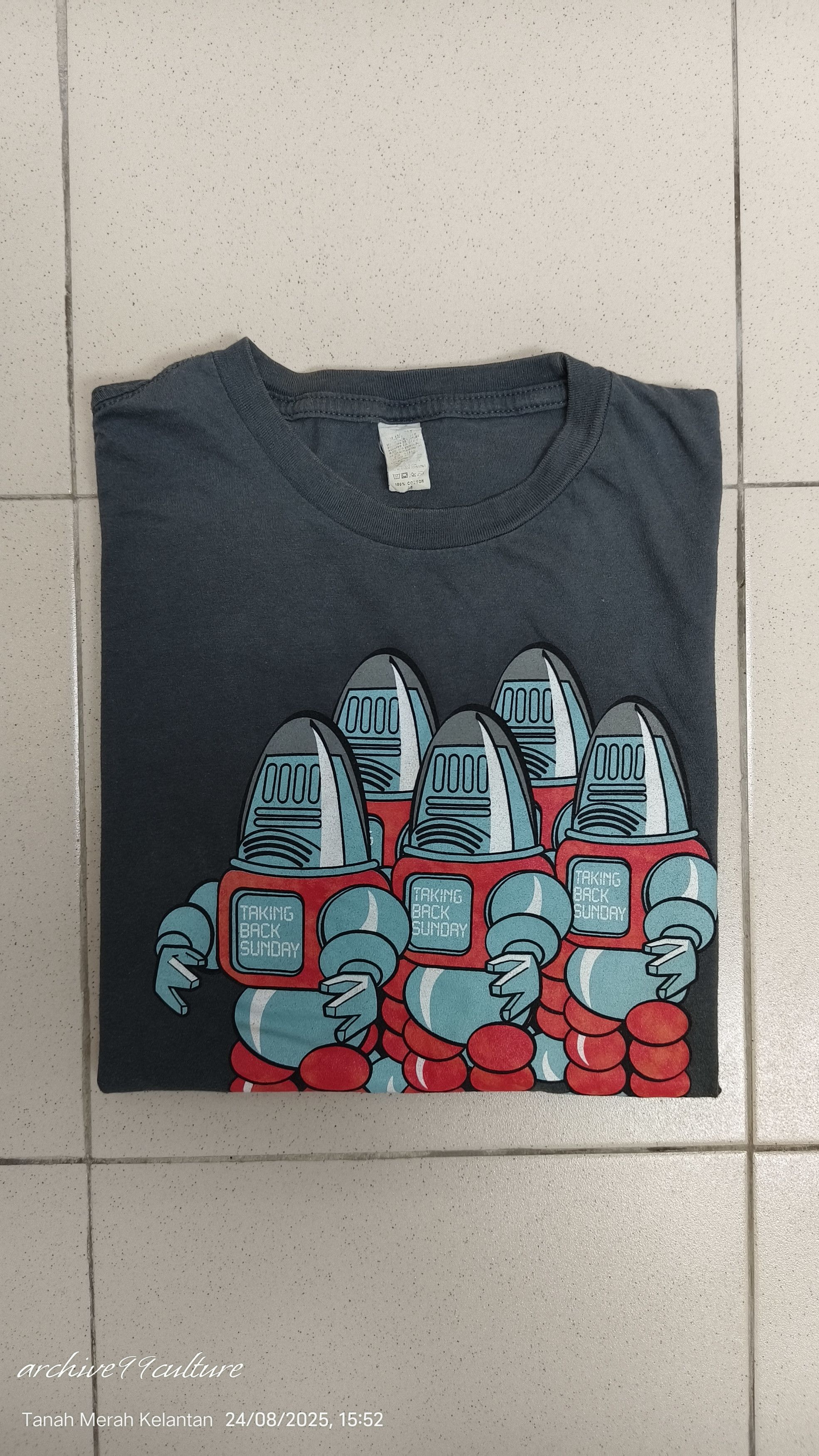 Band Tees Vintage Taking Back Sunday emo robot rock band tee Size US M / EU 48-50 / 2 - 6 Thumbnail