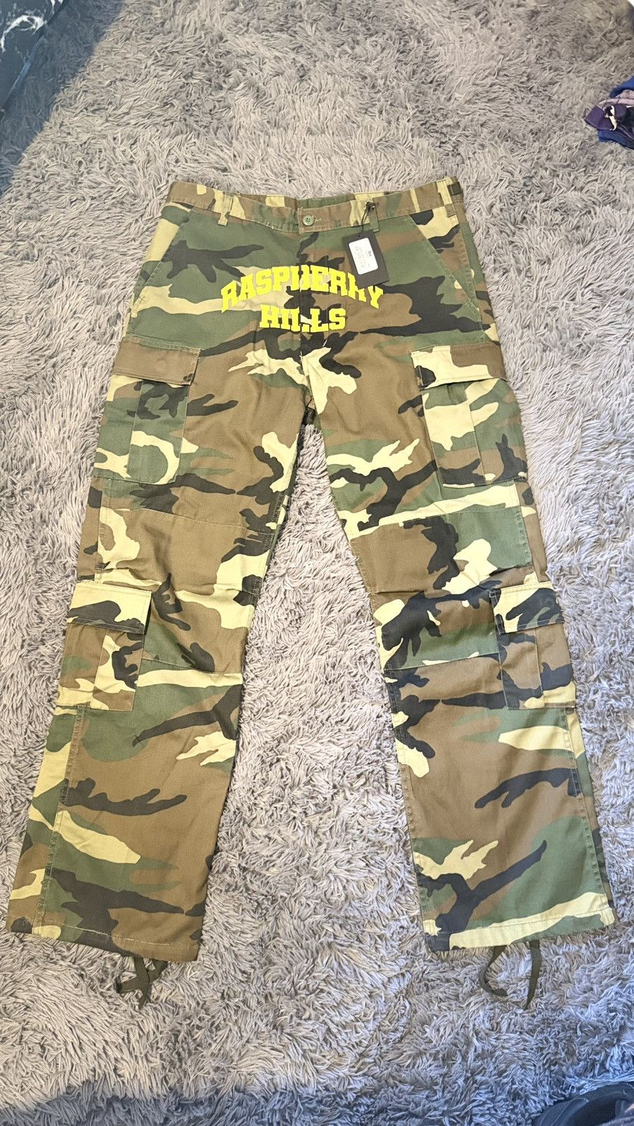 The GV Gallery GV GALLERY CAMO CARGO PANTS Size US 35 - 1 Thumbnail