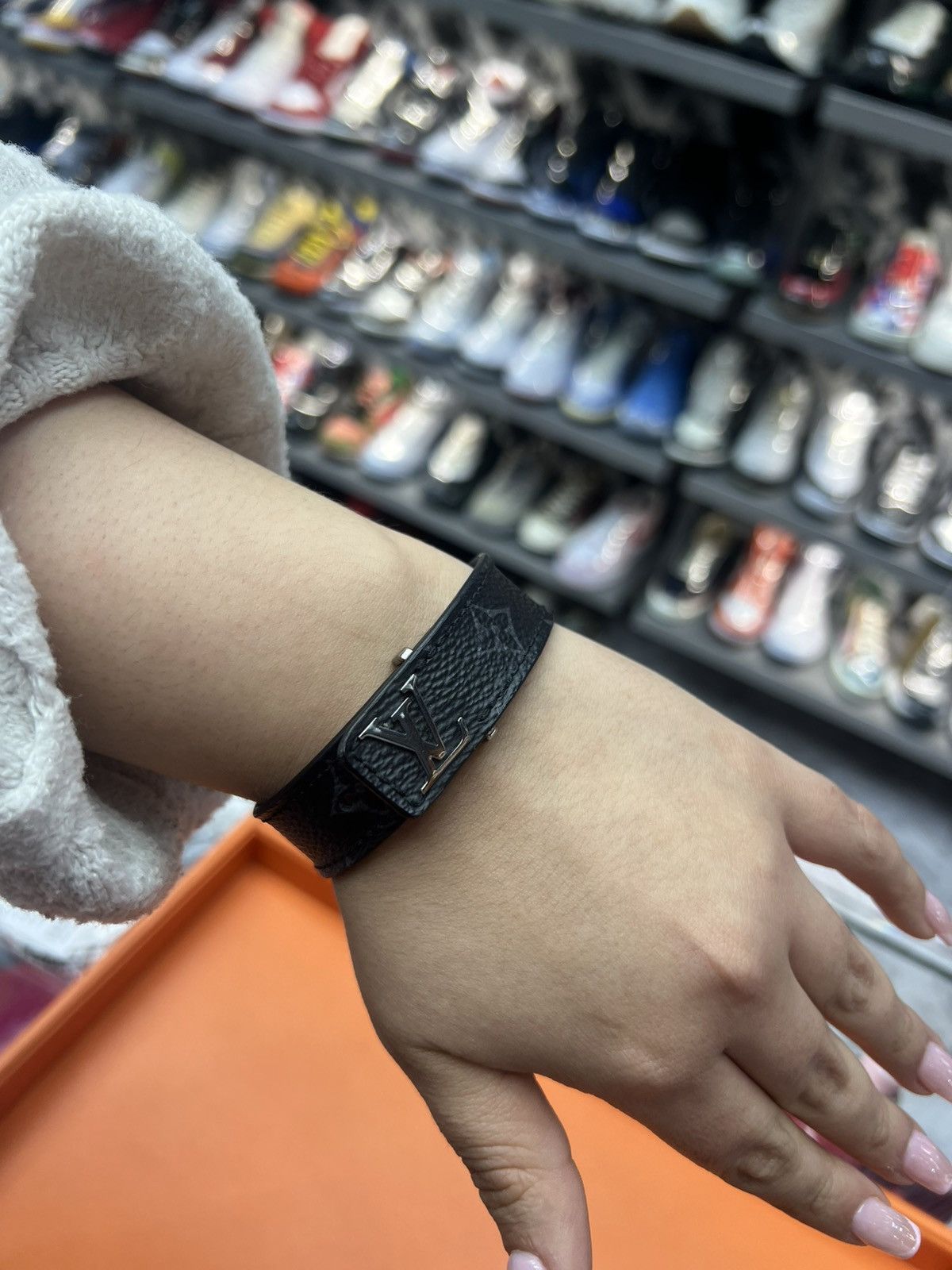 Louis Vuitton Louis Vuitton Monogram Canvas Bracelet Size ONE SIZE - 3 Thumbnail