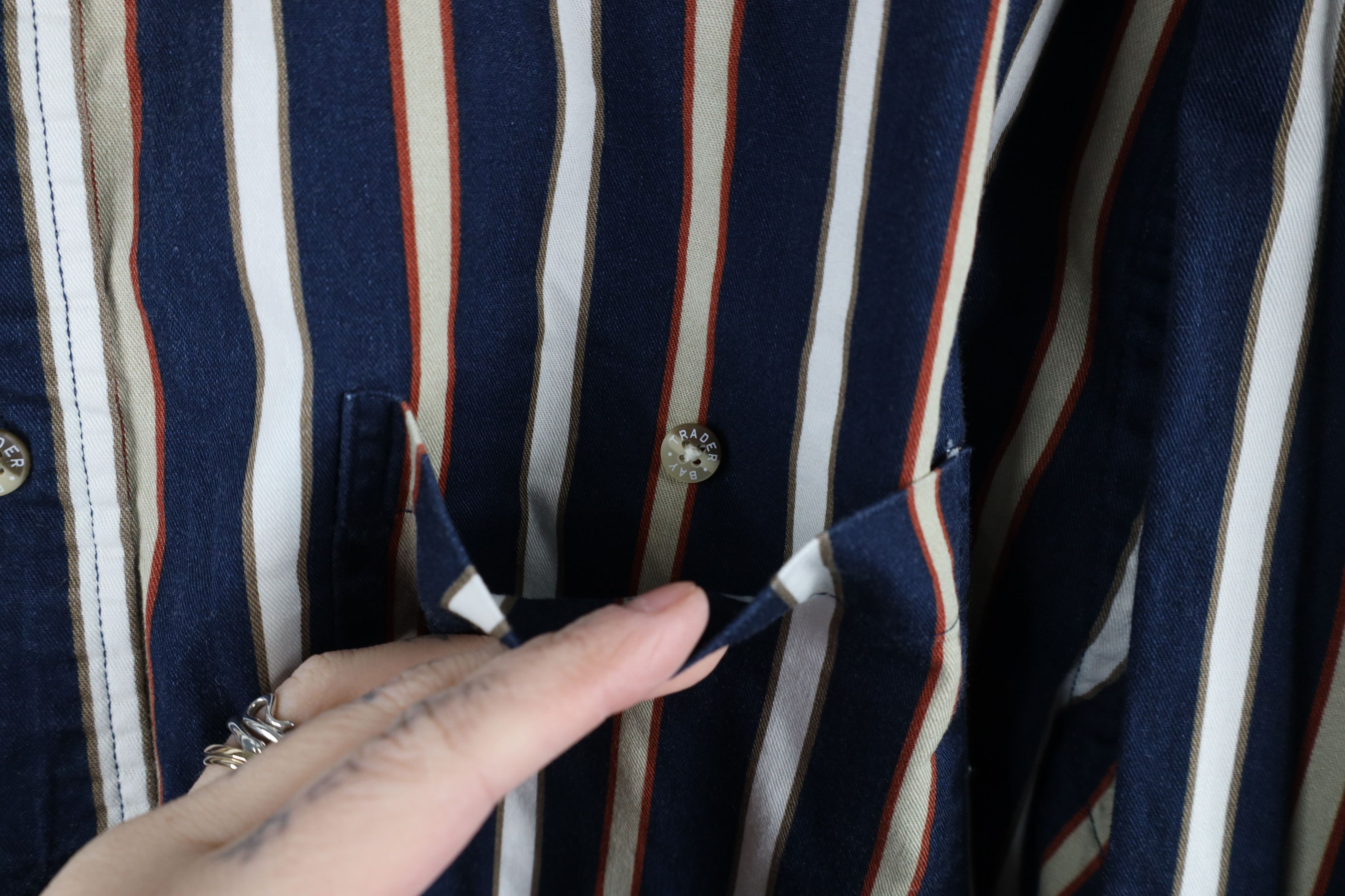 Vintage Vintage 90s Streetwear Block Collared Button Down Shirt Size US XL / EU 56 / 4 - 7 Thumbnail