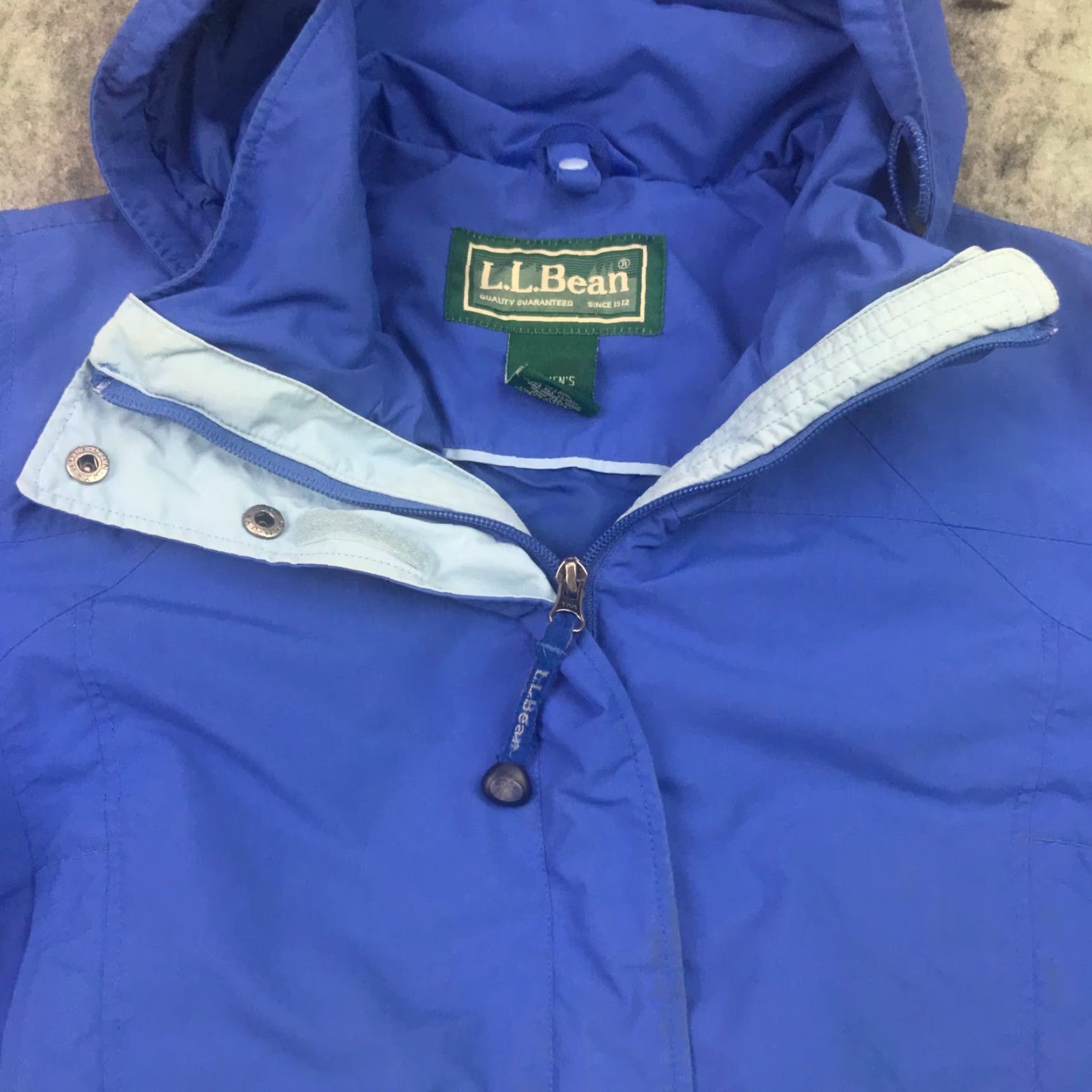 Vintage LL Bean Womens Jacket Medium Blue Packable Hood Adjustable Waist and Bottom Size 32" / US 10 / IT 46 - 2 Thumbnail