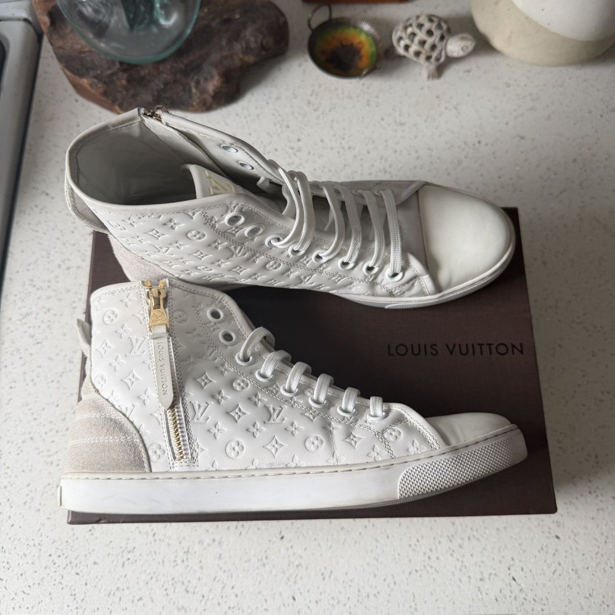 Louis Vuitton Louis Vuitton White Hi-Top Monogram Sneakers / Made in Italy Size US 7.5 / IT 37.5 - 2 Thumbnail