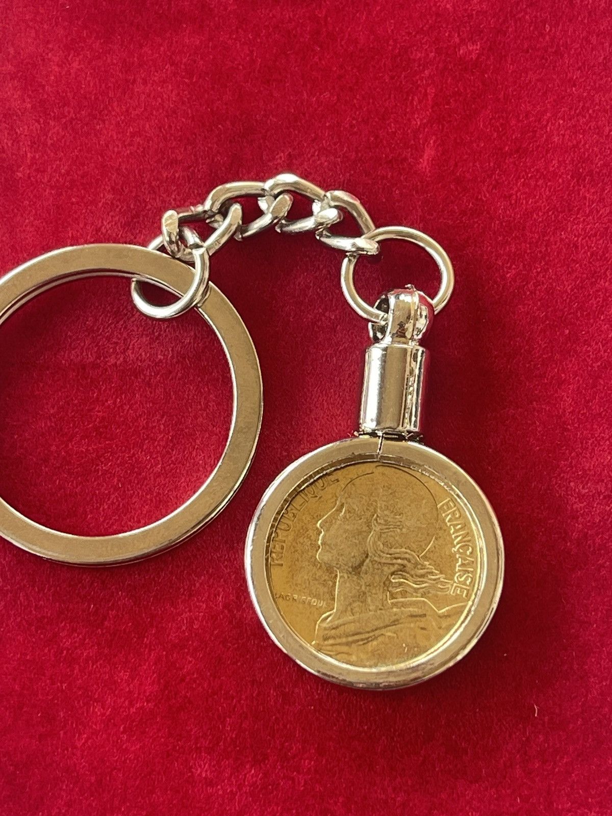 Vintage French coin keychain Size ONE SIZE - 2 Thumbnail