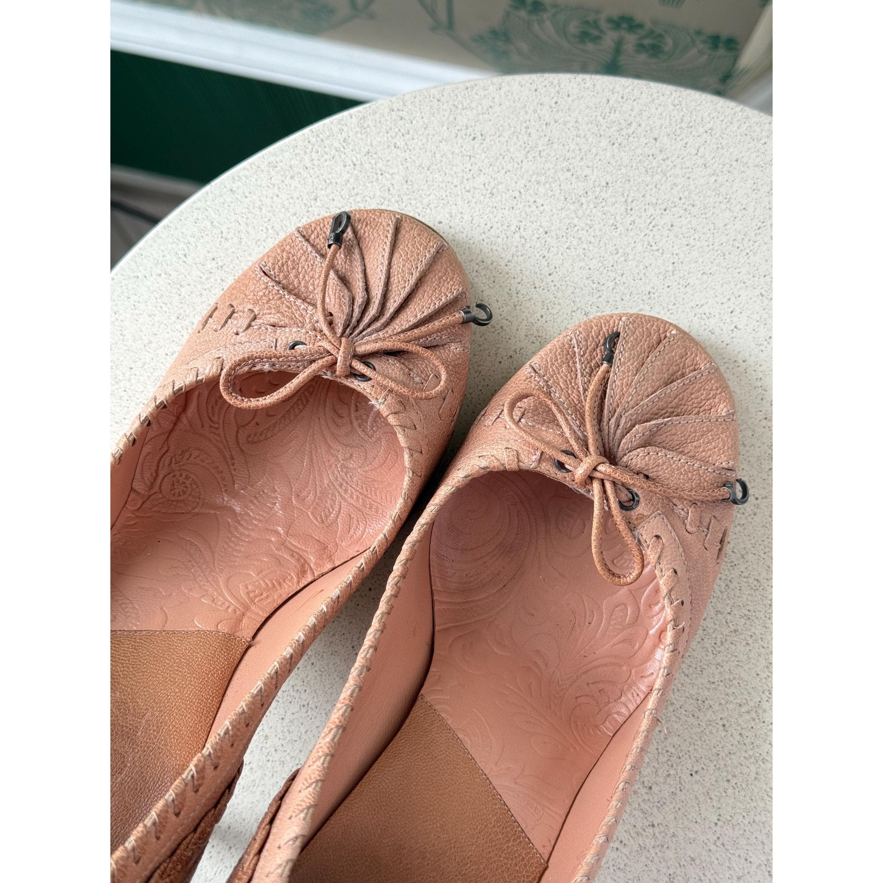 Dior SS 2006 Dior by John Galliano Runway Bow CD Logo Leather Bei Size US 8.5 / IT 38.5 - 14 Thumbnail