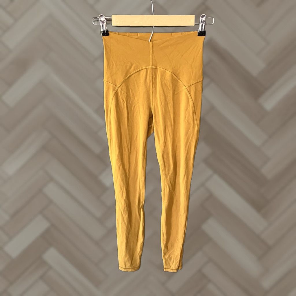 Lululemon Lululemon Womens Yellow Cropped Leggings Size 4 Pull On Athletic Activewear Size 27" / US 4 / IT 40 - 1 Thumbnail
