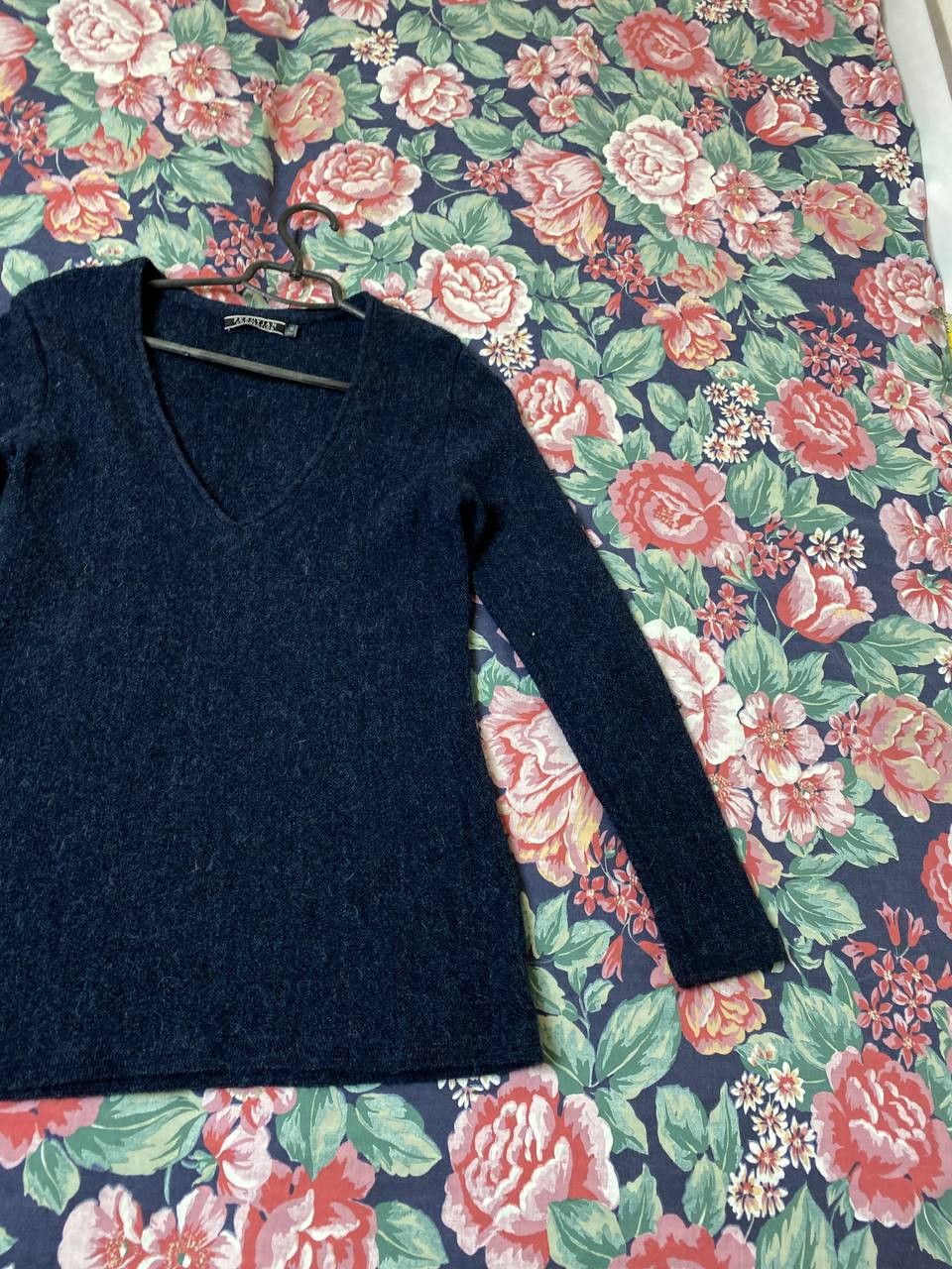 Vintage Distressed Wool Vneck Sweater Size M / US 6-8 / IT 42-44 - 11 Thumbnail
