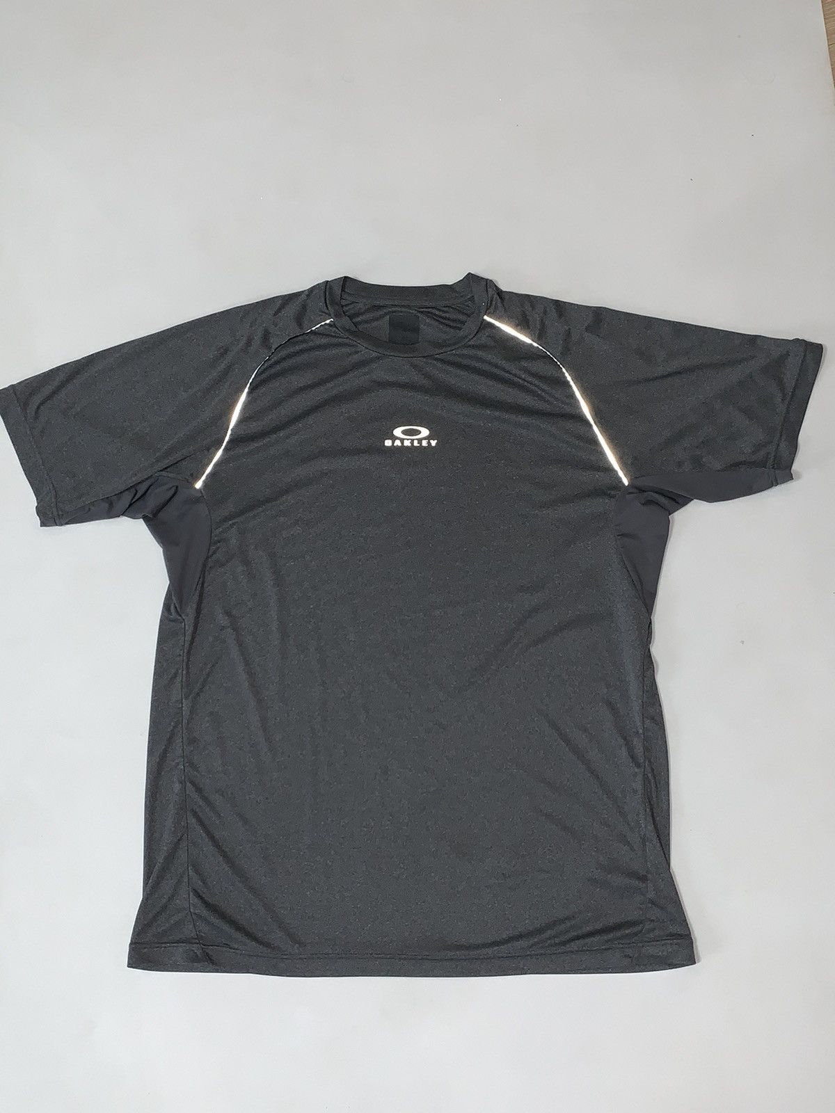 Oakley × Vintage Oakley Reflected Logo Tee Size US XL / EU 56 / 4 - 1 Thumbnail