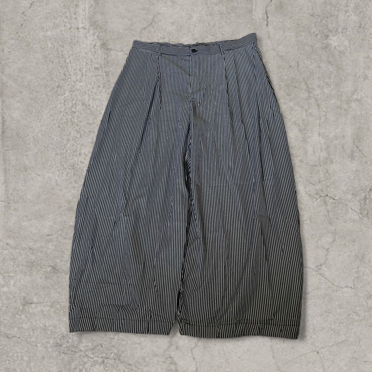 Japanese Brand Wide leg Japanese style trousers in grey pinstripe. Size XL Size US 36 / EU 52 - 1 Thumbnail