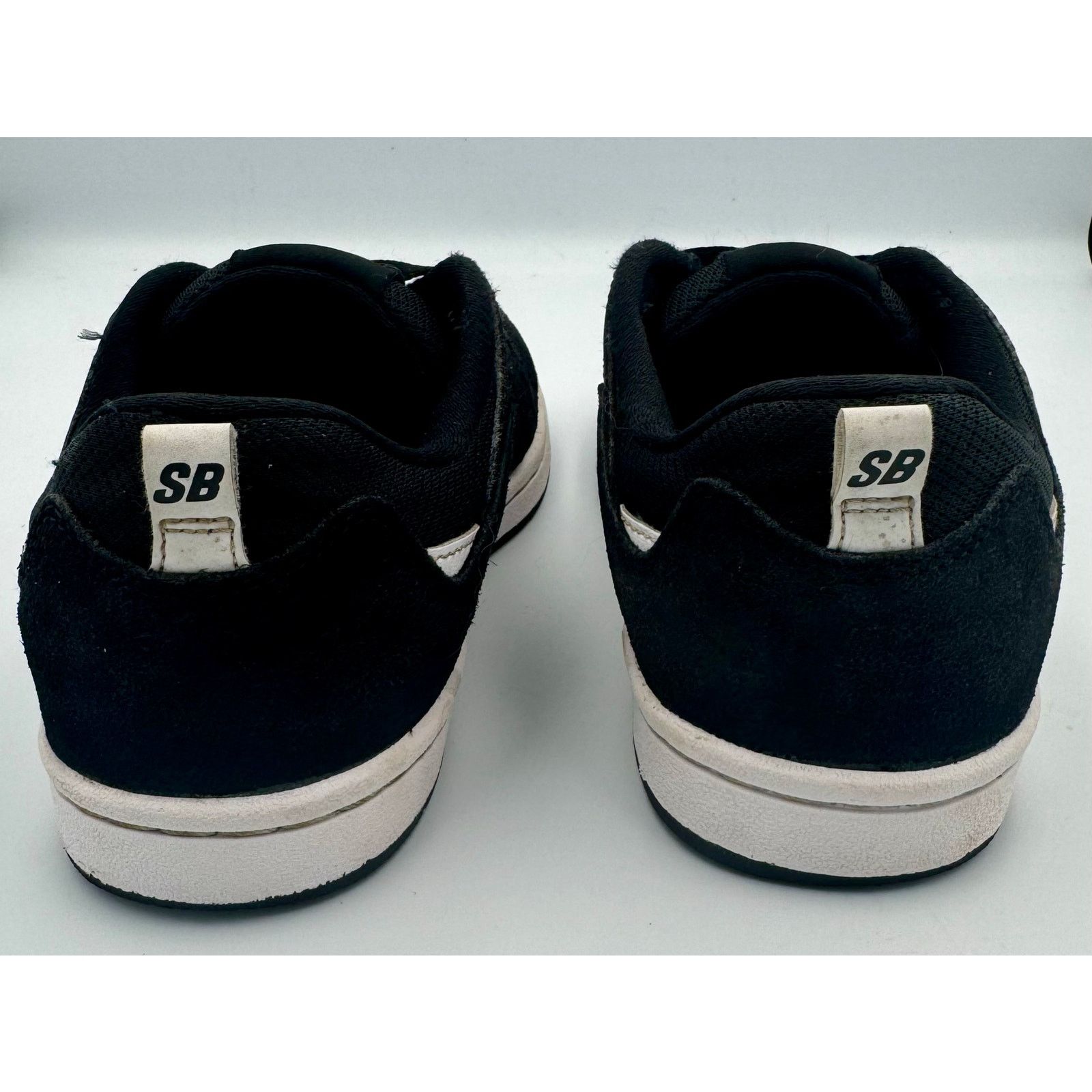 Nike NIKE SB ALLEYOOP' BLACK WHITE SIZE 5.5Y GS CJ0883-001 Size US 5.5 / EU 38 - 7 Thumbnail