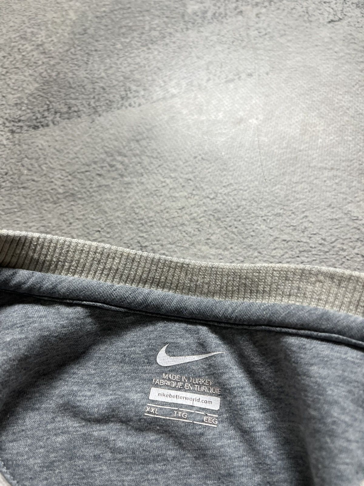 Nike Vintage Y2k Nike 🤍 Mini Swoosh Sweatshirt 00’s Size US XXL / EU 58 / 5 - 6 Thumbnail
