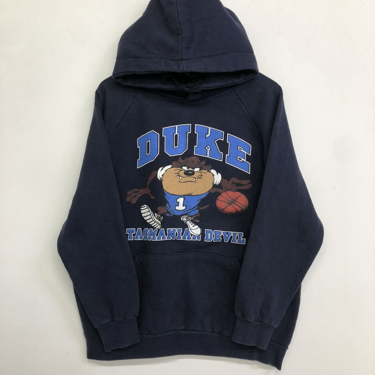 Warner Bros VTG Warner bros Tasmanian Devil Basketball DUKE Univ Hoodie Size US M / EU 48-50 / 2 - 7 Thumbnail