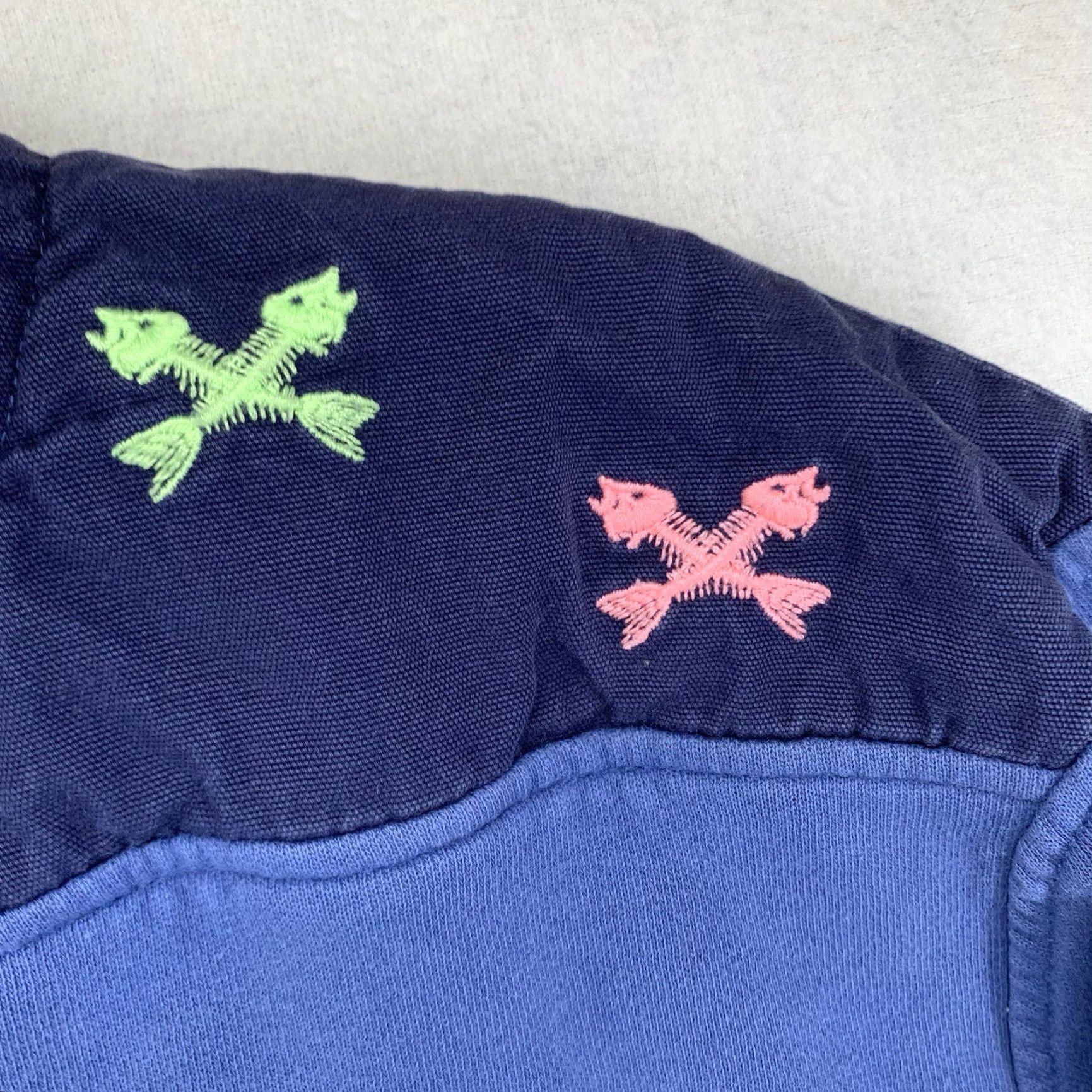 Vineyard Vines Vineyard Vines Women's 1/4 Zip Sweatshirt Jacket Medium Blue Embroidered Fish Bones Nautical Ocean Size M / US 6-8 / IT 42-44 - 7 Thumbnail