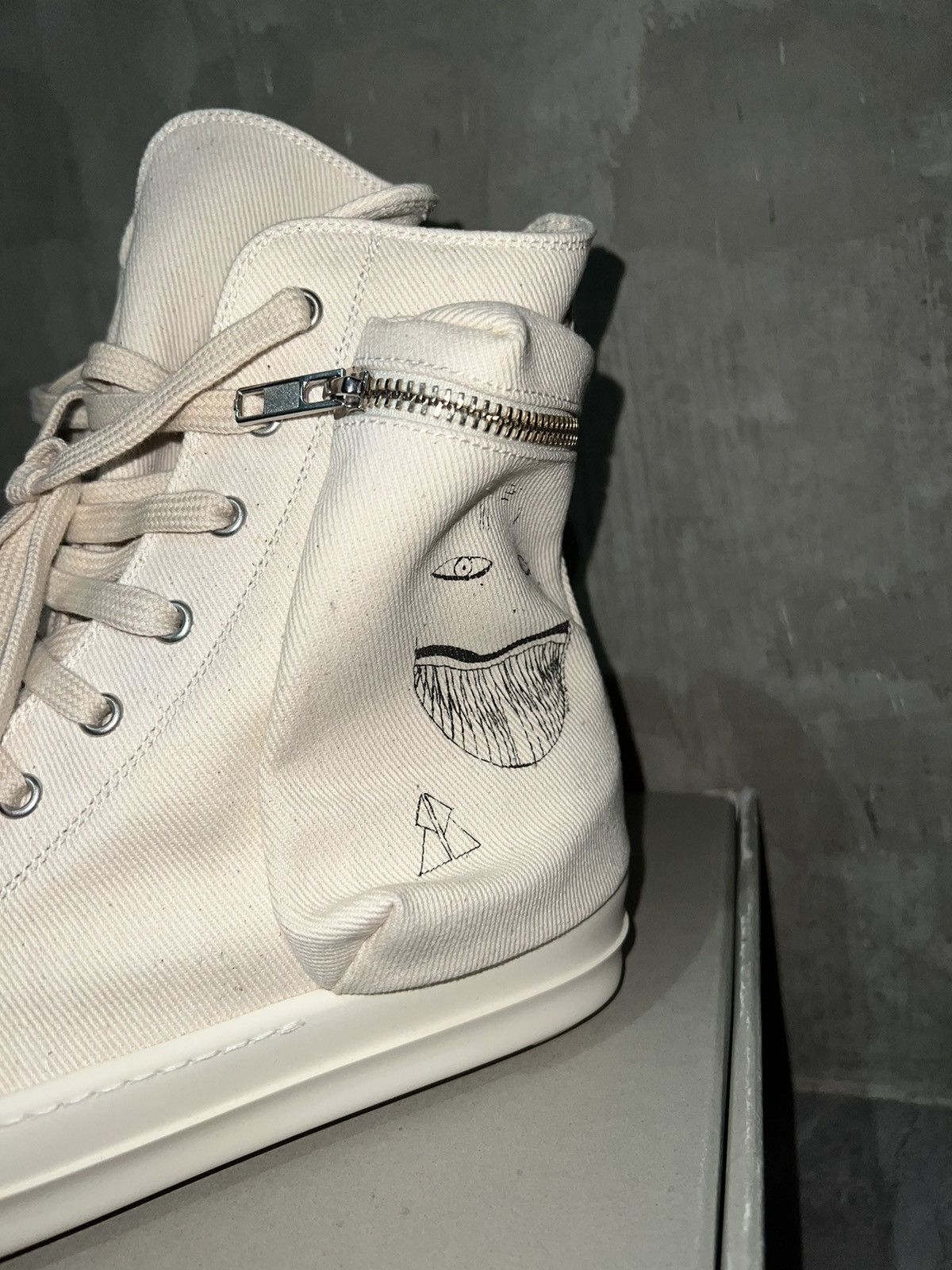Rick Owens Rick Owens DRKSHDW Cargo Pocket “Face” Ramones High Size US 8 / EU 41 - 3 Thumbnail