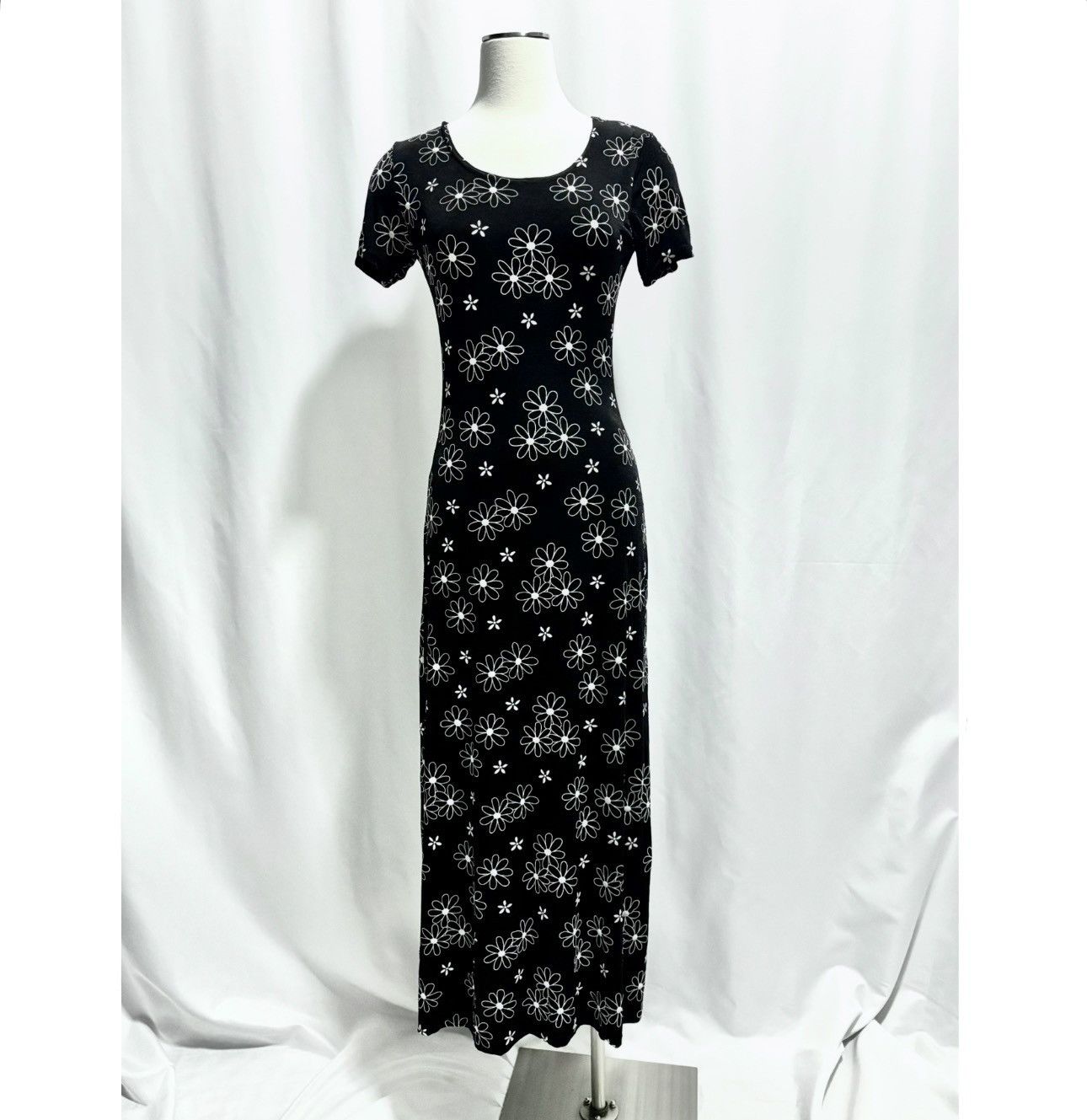 Designer × Other × Vintage Black Maxi Dress White Floral Active USA Size S Repaired Pit Size S / US 4 / IT 40 - 1 Thumbnail