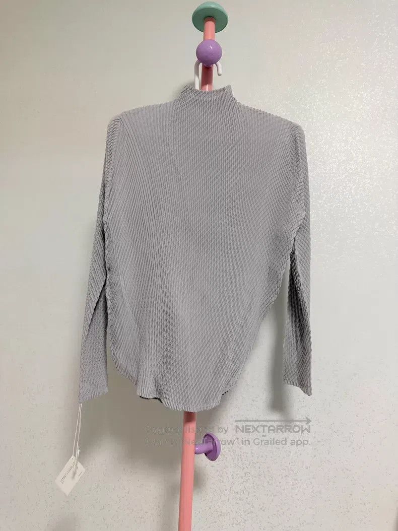 Issey Miyake Issey Miyake Grey Fish Scale Ruched Top Size M / US 6-8 / IT 42-44 - 2 Thumbnail