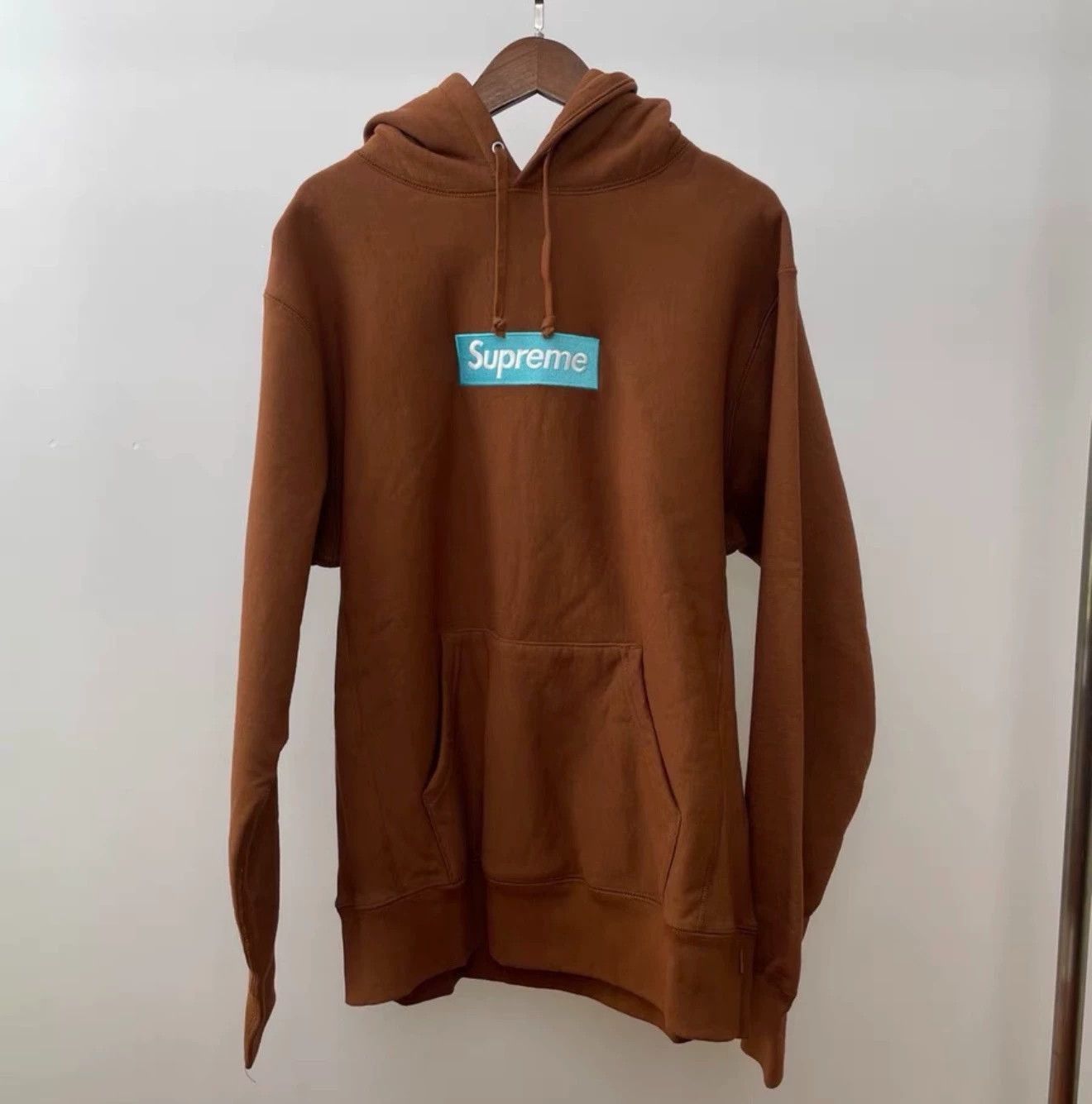 Supreme Brown Hoodie with Drawstrings and Front Pocket - Size M Size US M / EU 48-50 / 2 - 1 Thumbnail