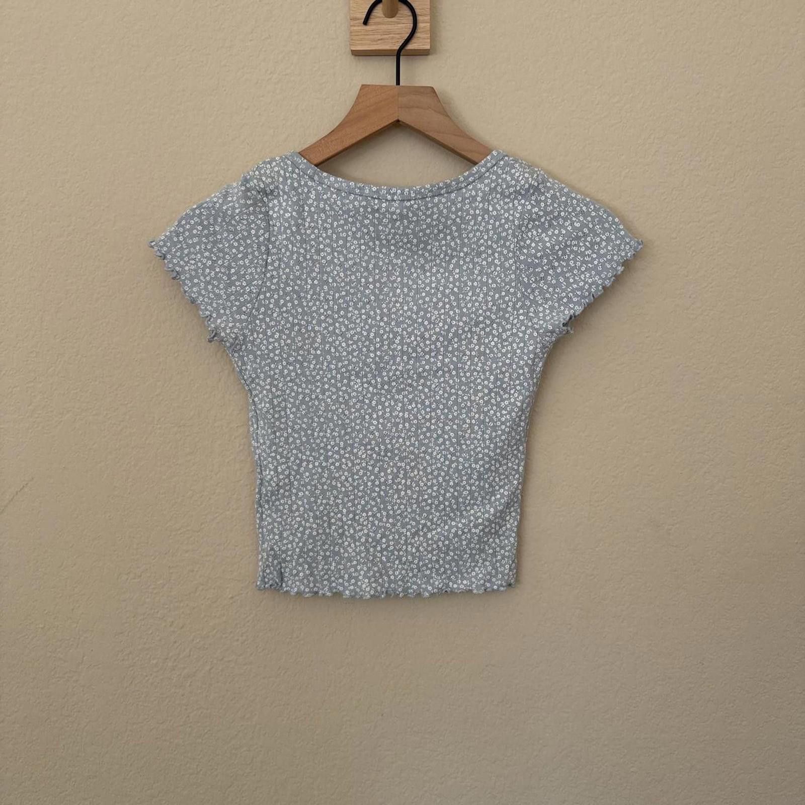 Other Brandy Melville Blue Floral Zelly Crop Top Size ONE SIZE - 3 Thumbnail
