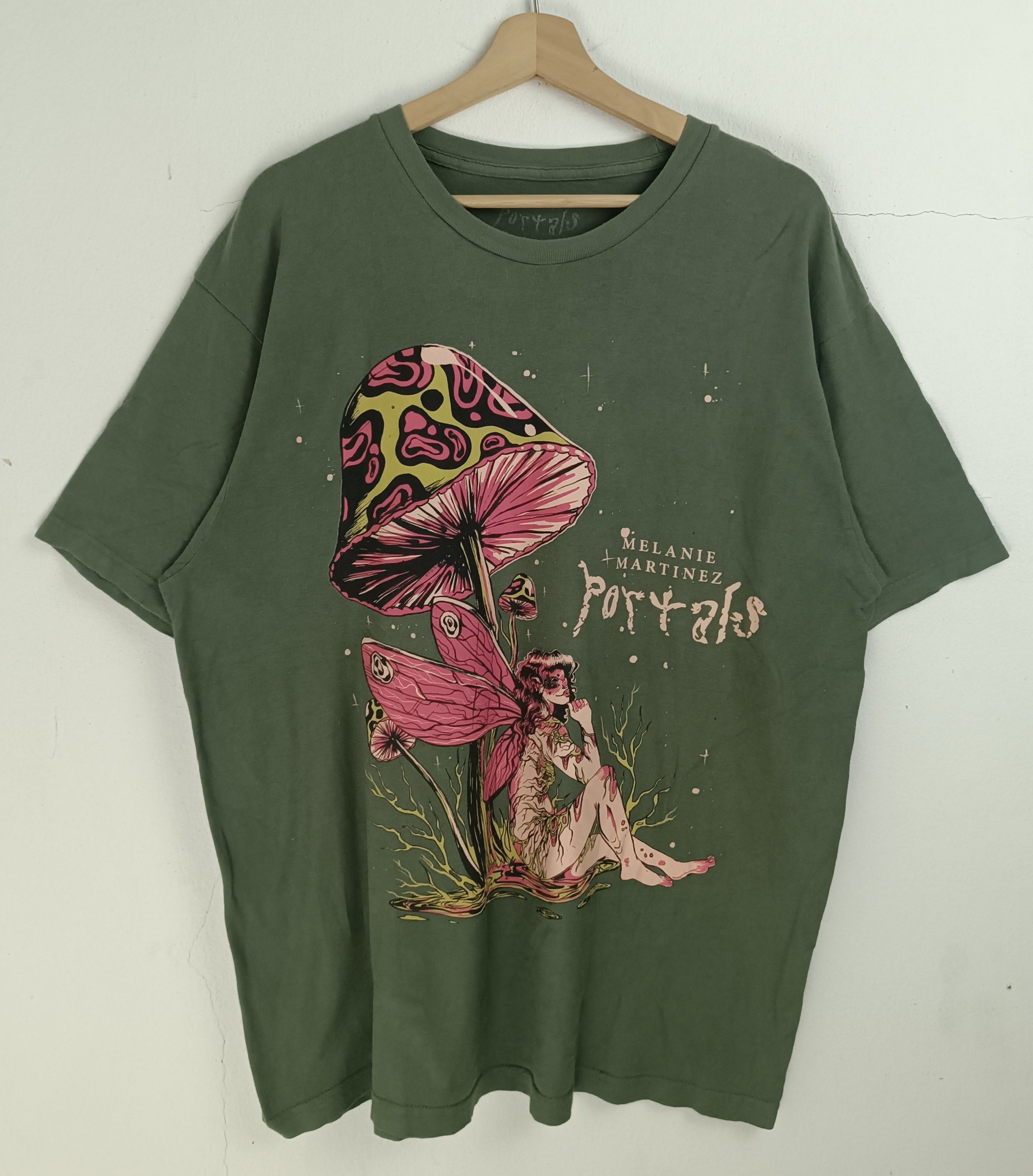 Band Tees VINTAGE MELANIE MARTINEZ PORTALS oliver eilish sheeran lana Size US XXL / EU 58 / 5 - 3 Thumbnail