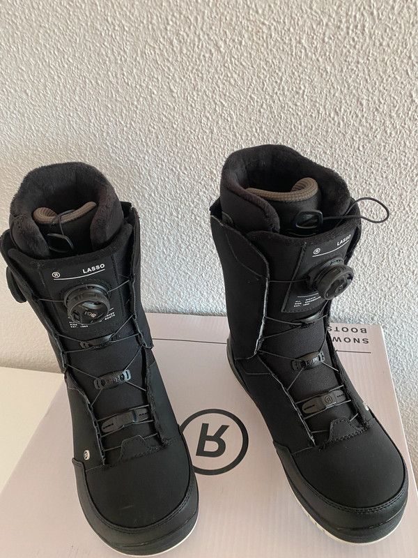 Gear for Sports × Sports Specialties Botas de snowboard Ride Lasso Black Size US 9 / EU 42 - 12 Thumbnail