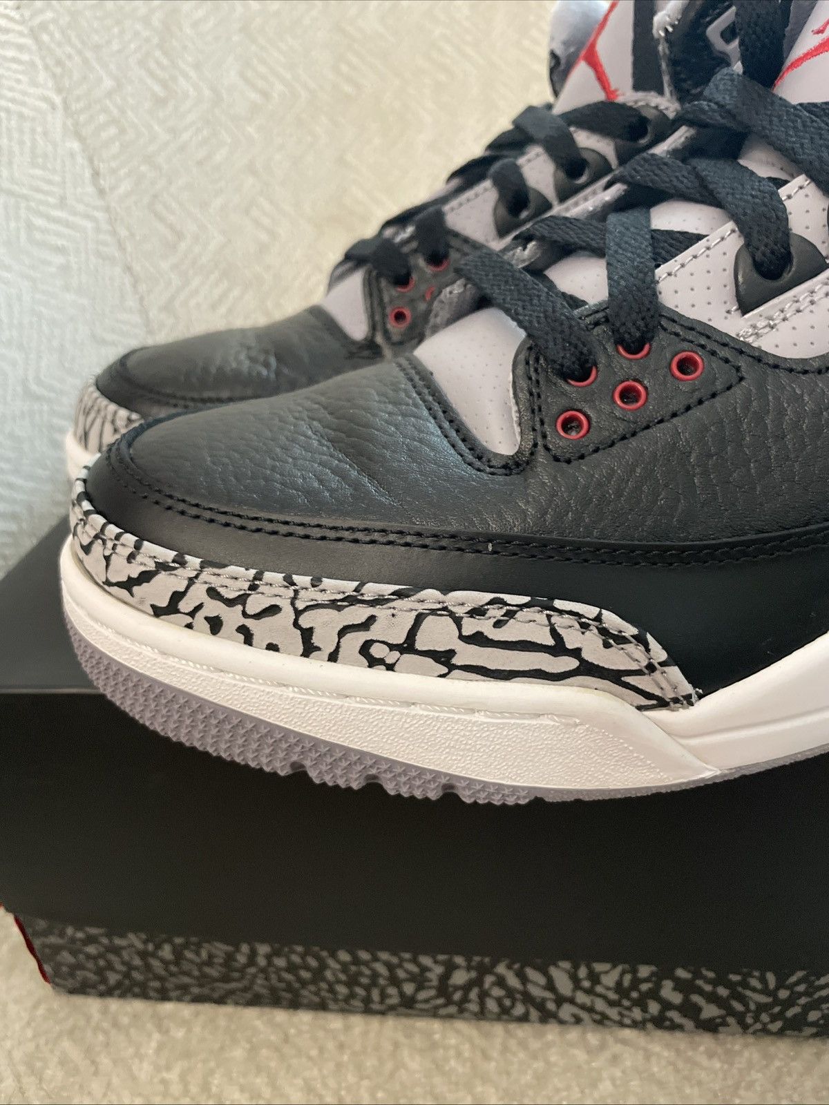 Jordan Brand Nike Jordan Air 3 Size US 9.5 / EU 42-43 - 24 Thumbnail