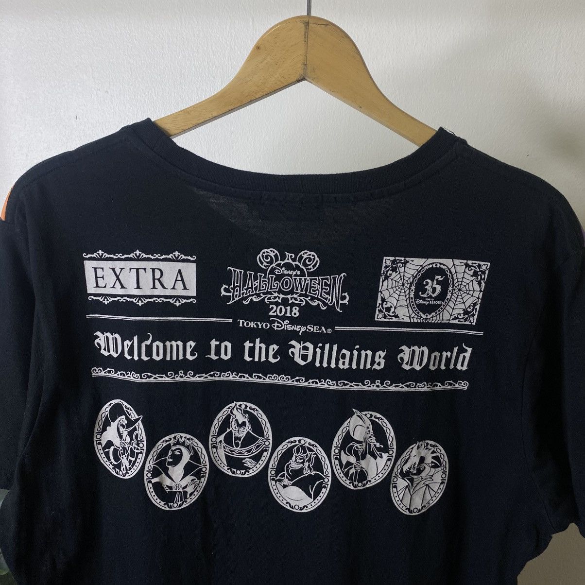 Disney 2018 Disney Halloween Welcome To The Villains World T Shirt Size US L / EU 52-54 / 3 - 7 Thumbnail