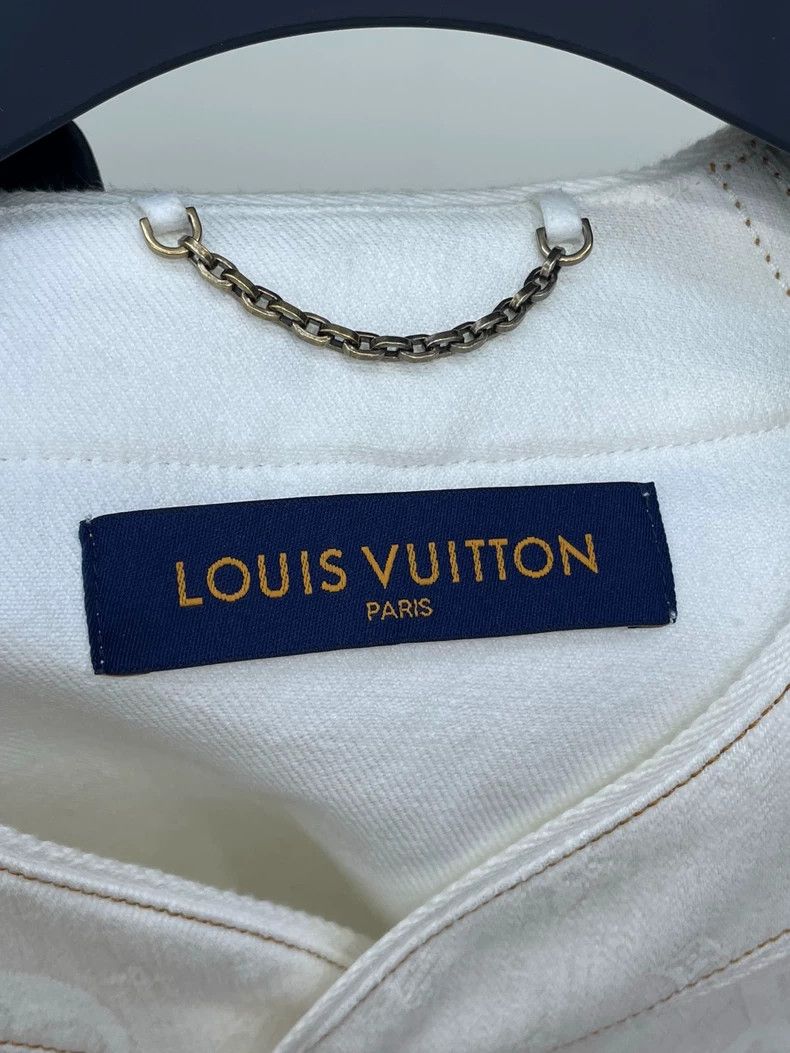 Louis Vuitton Louis Vuitton White embossed full-print denim baseball jac Size US M / EU 48-50 / 2 - 7 Thumbnail