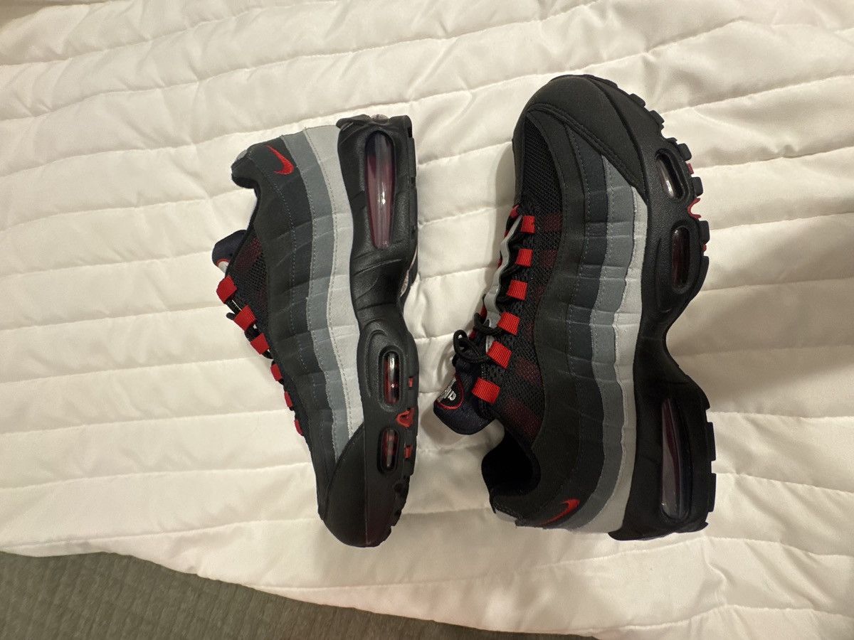 Nike Nike Air Max 95 Liverpool FC Size US 11 / EU 44 - 1 Thumbnail