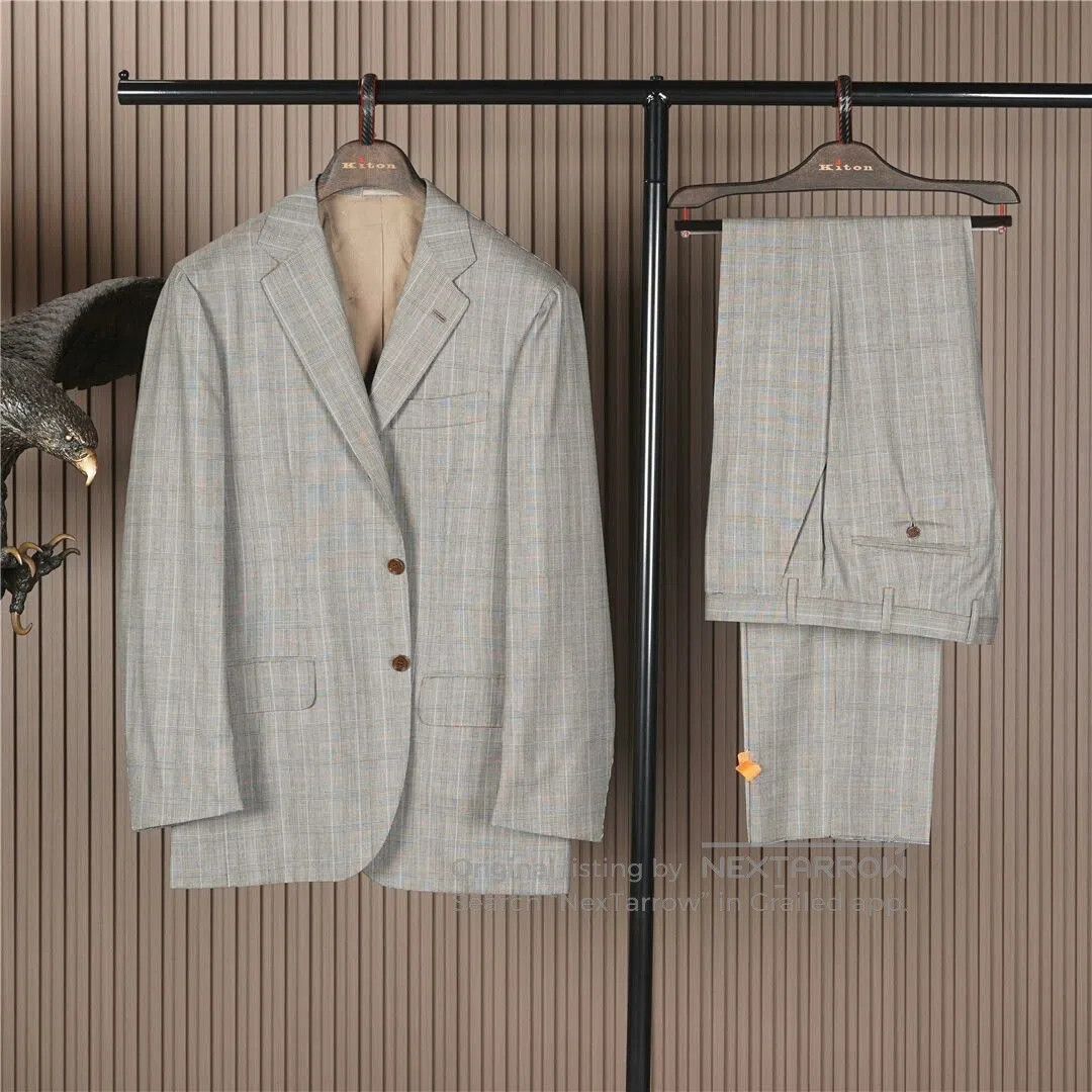 Kiton Kiton Cashmere Suit Jacket for Sale. Size US M / EU 48-50 / 2 - 1 Thumbnail
