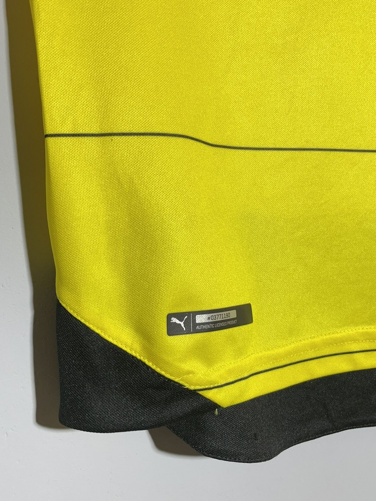 Puma Borussia Dortmund BVB Puma 2015/16 Home Football Shirt Size US M / EU 48-50 / 2 - 6 Thumbnail