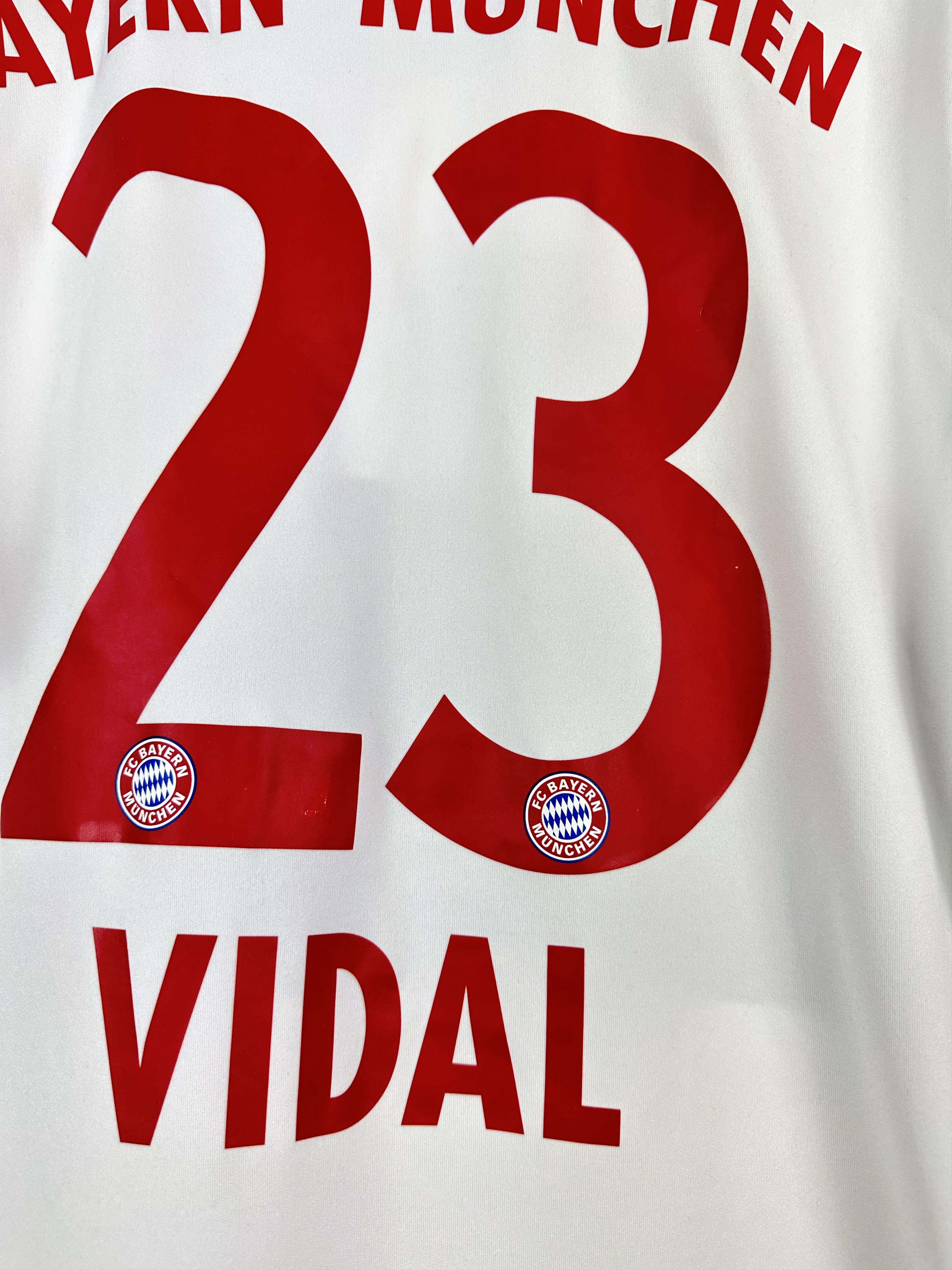 Adidas Bayern Munich football shirt 2015 #23 Vidal Adidas Jersey Size US M / EU 48-50 / 2 - 20 Thumbnail