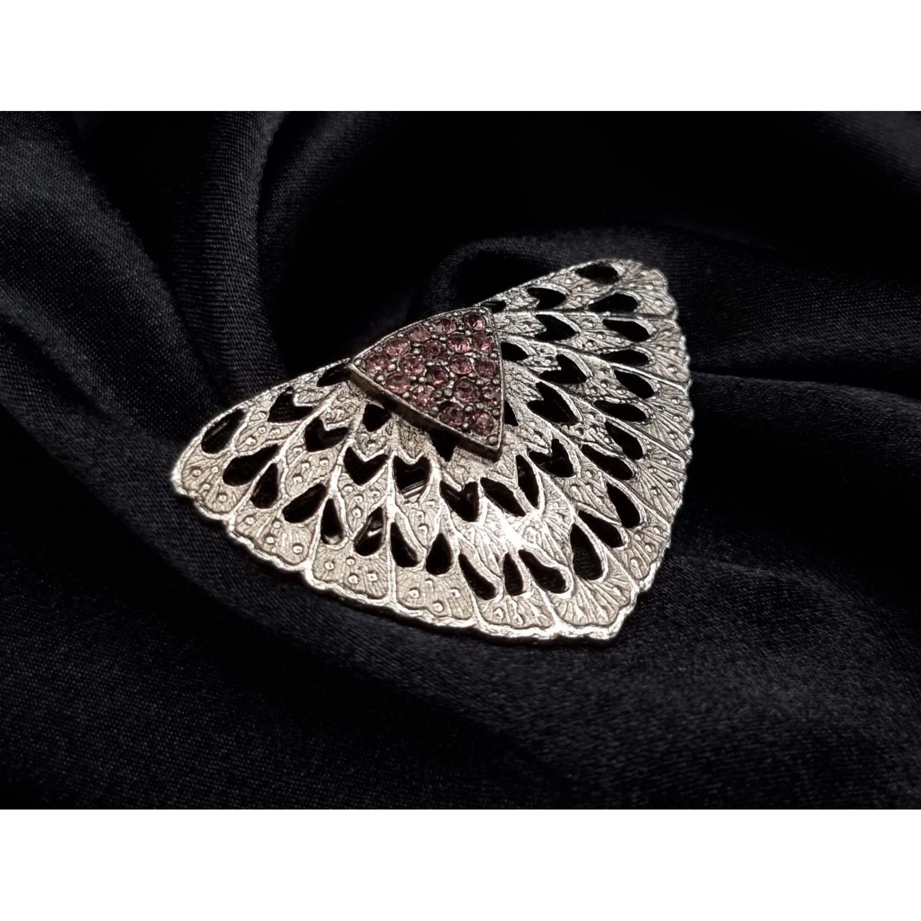 Vintage Vintage 1990's Silver-Tone Fan Brooch With Pink Rhinestones Size ONE SIZE - 2 Thumbnail