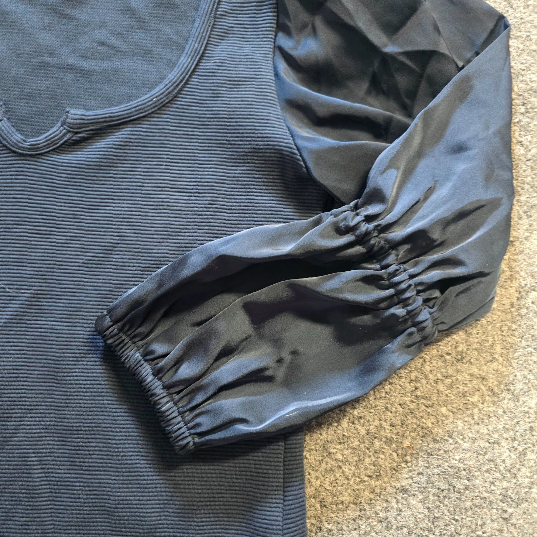 Vintage Maeve Top Womens XS Blue Satin Sleeve V Neck Casual Anthropologie Blouse Knit 3/4 Sleeve Solid Regular Womens Size XS / US 0-2 / IT 36-38 - 3 Thumbnail