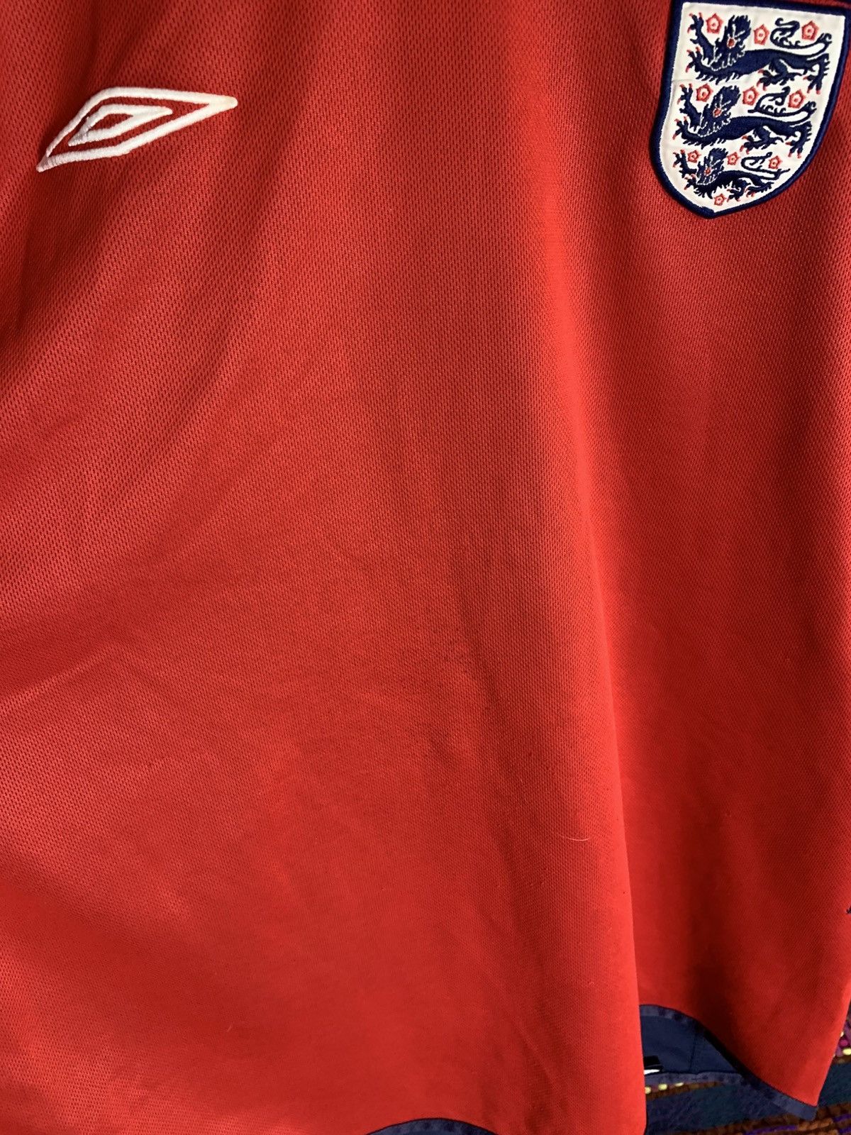 Umbro VINTAGE UMBRO ENGLAND RETRO SOCCER JERSEY MANCHESTER Y2K 90s Size US L / EU 52-54 / 3 - 9 Thumbnail