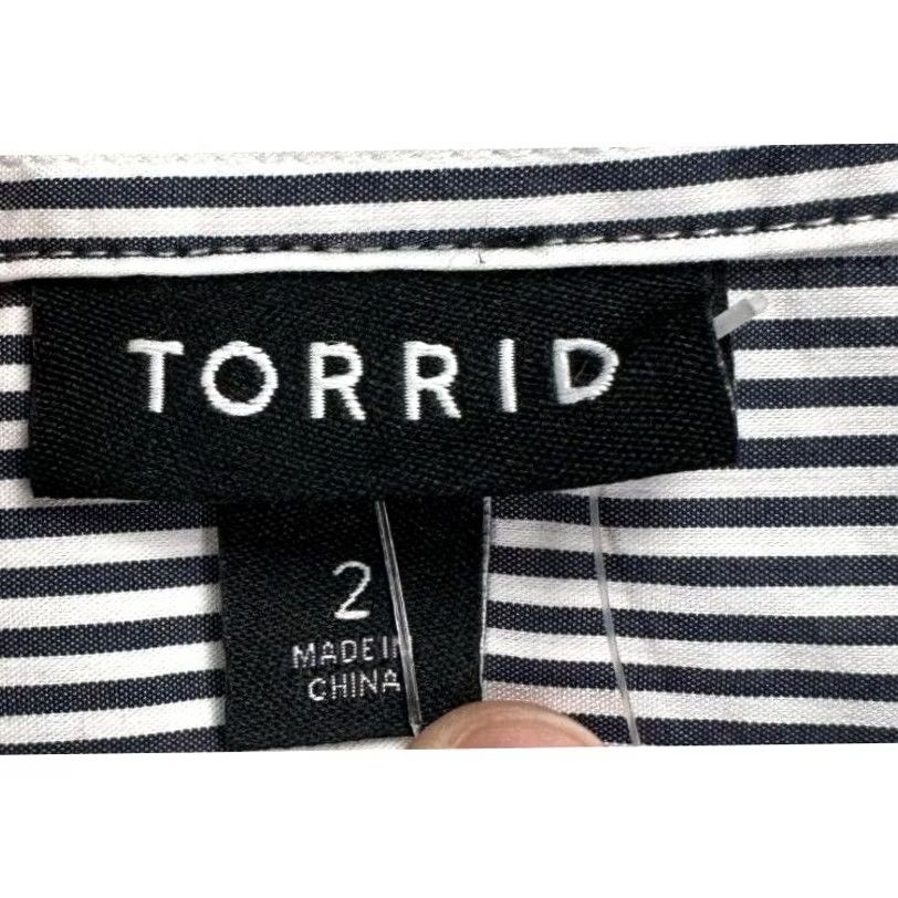 Torrid Torrid Shirt Womens 2 Button-Up Blue Striped Poplin Nylon Blend Ladies NEW Shirt Women XS-2? Size XS / US 0-2 / IT 36-38 - 4 Thumbnail