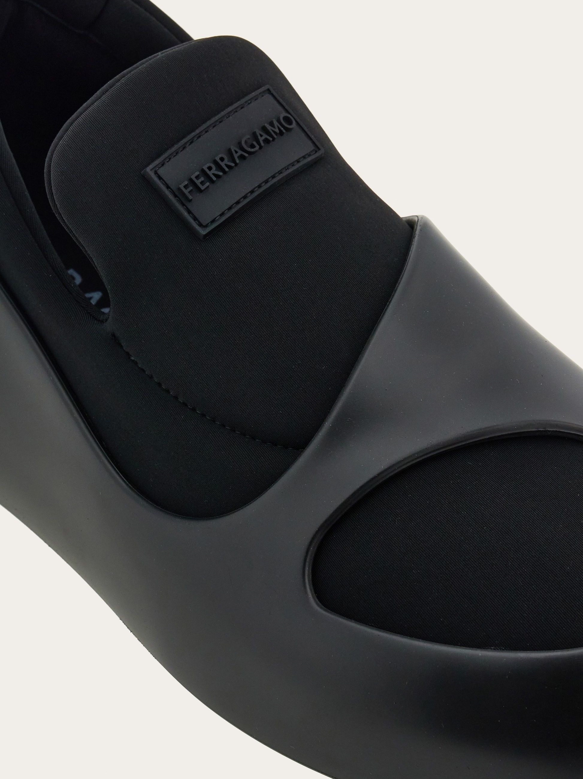 Salvatore Ferragamo o1s1rm0824 Rubber Lunar Sneaker Loafers in Black Size US 9 / EU 42 - 6 Thumbnail