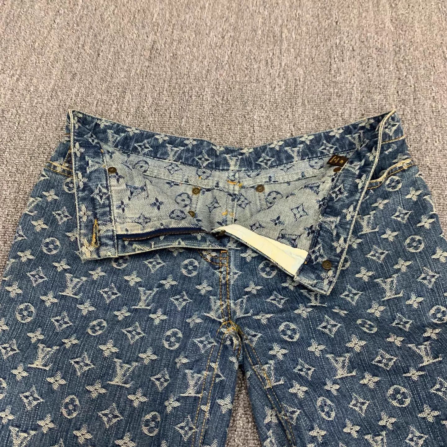 Louis Vuitton LV All Over Monogram Cropped Jeans 40 95 New Size 28" / US 6 / IT 42 - 8 Thumbnail