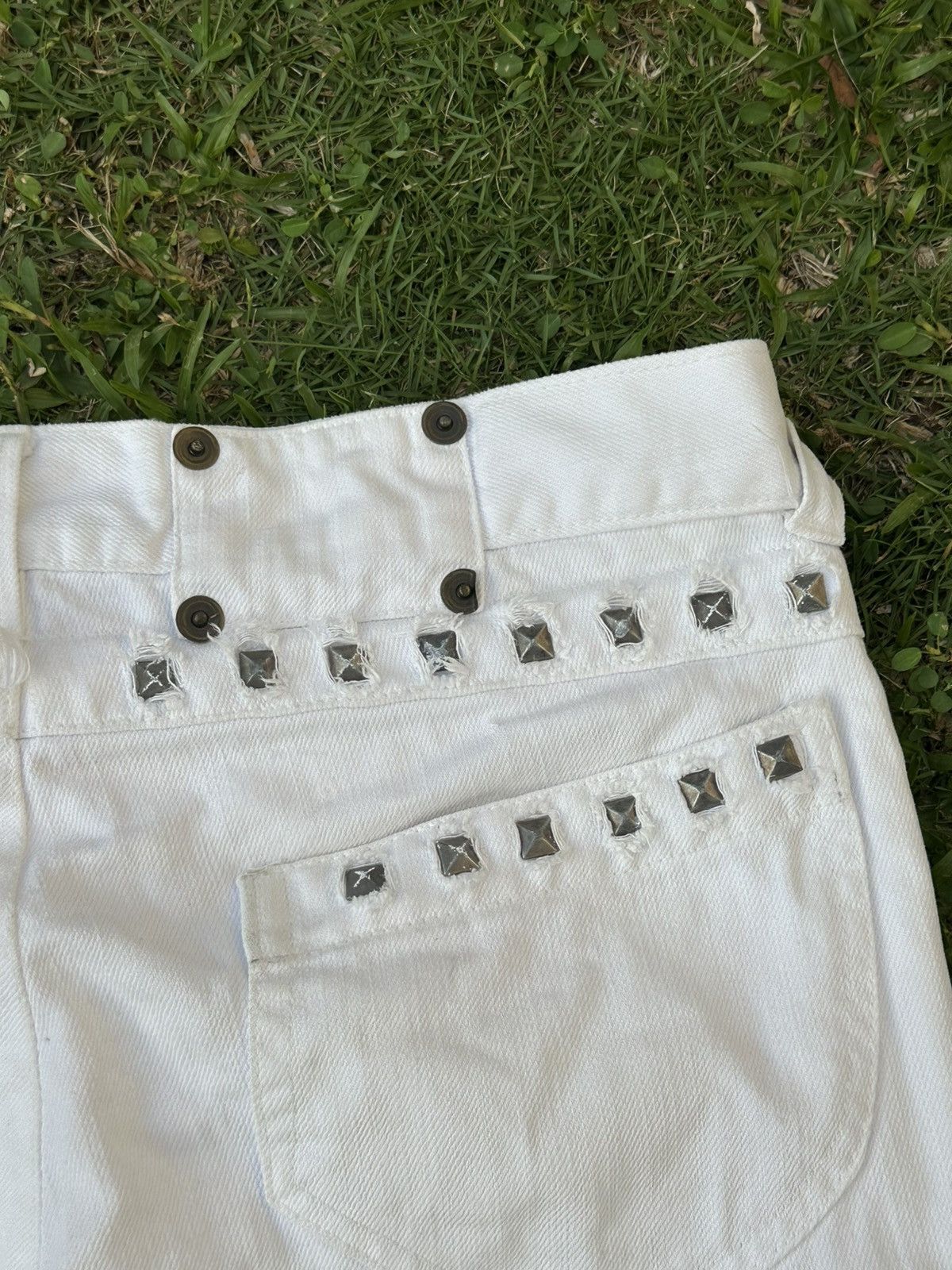 semanticdesign Semanticdesign Studded Pocket Flare White Denim Size US 30 / EU 46 - 4 Thumbnail