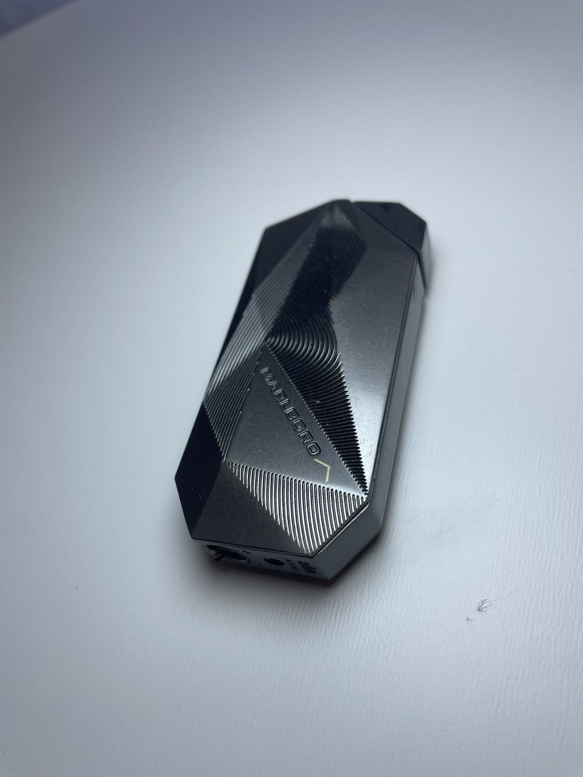 Marlboro Vintage Marlboro lighter Y2K Size ONE SIZE - 1 Thumbnail