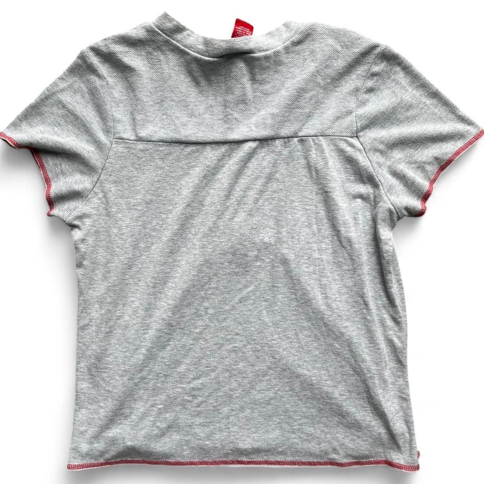 Other Willow Talk Gray Boy Magnet Graphic V-Neck T-Shirt Large Size US L / EU 52-54 / 3 - 4 Thumbnail