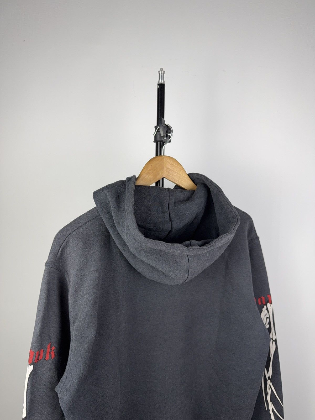 Hawk × Tony Hawk × Vintage Crazy Vintage Y2K Tony Hawk Skateboards Skull Faded Hoodie Size US S / EU 44-46 / 1 - 7 Thumbnail
