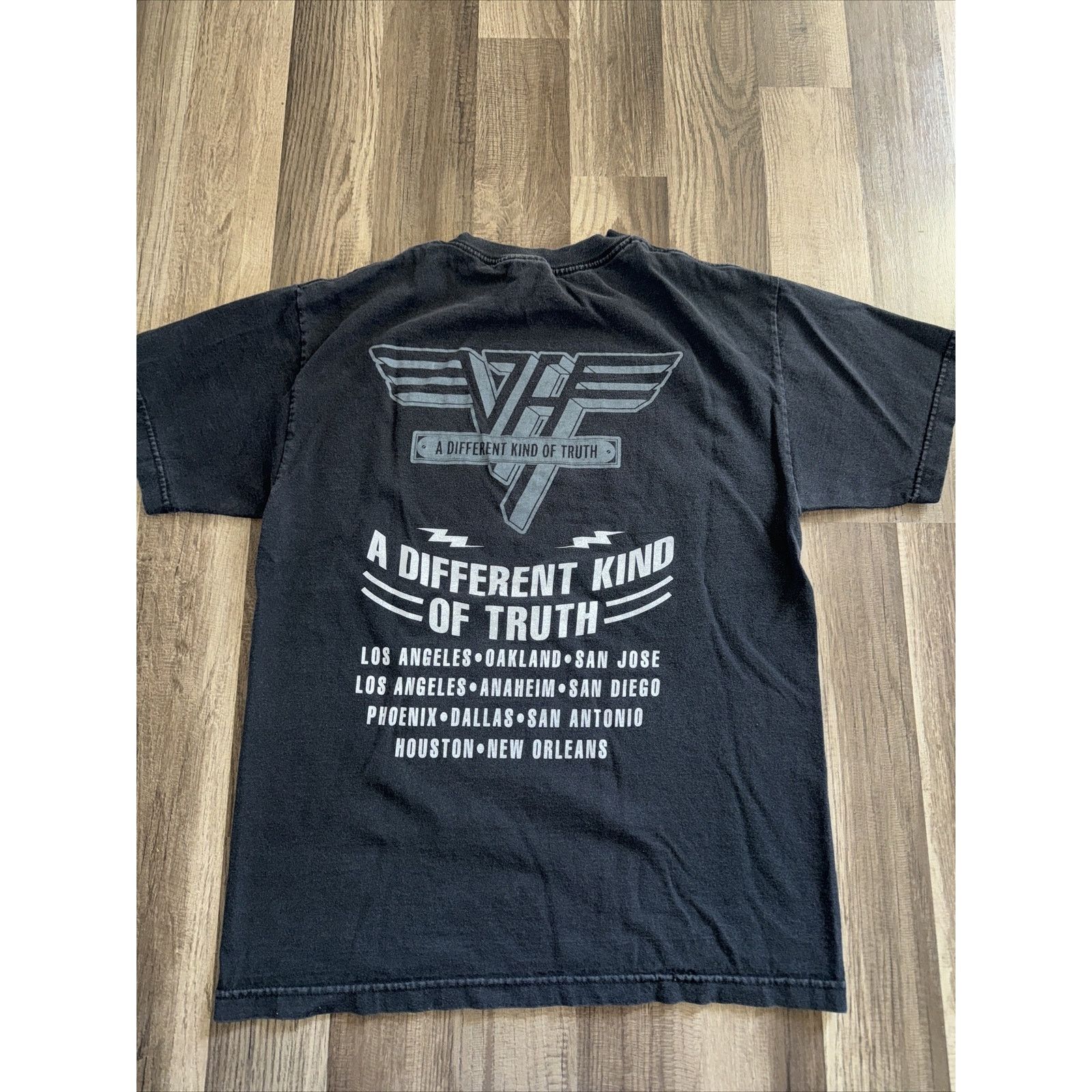 Band Tees × Vintage 2012 Van Halen Tour T-Shirt Black Medium 18x25 Size US M / EU 48-50 / 2 - 4 Thumbnail