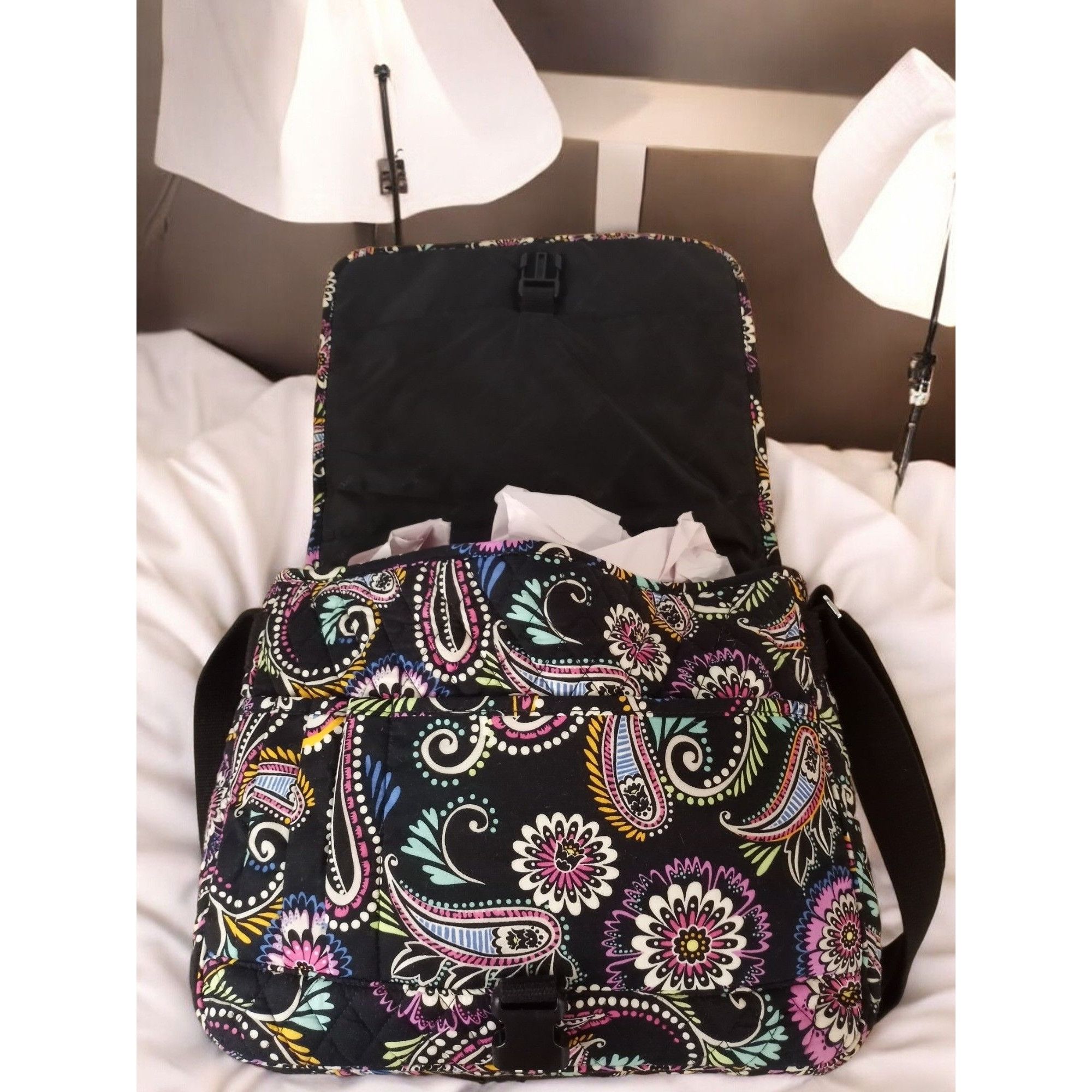 Vera Bradley Vera Bradley Black Paisley Foldover Laptop Book Bag. Size ONE SIZE - 6 Thumbnail