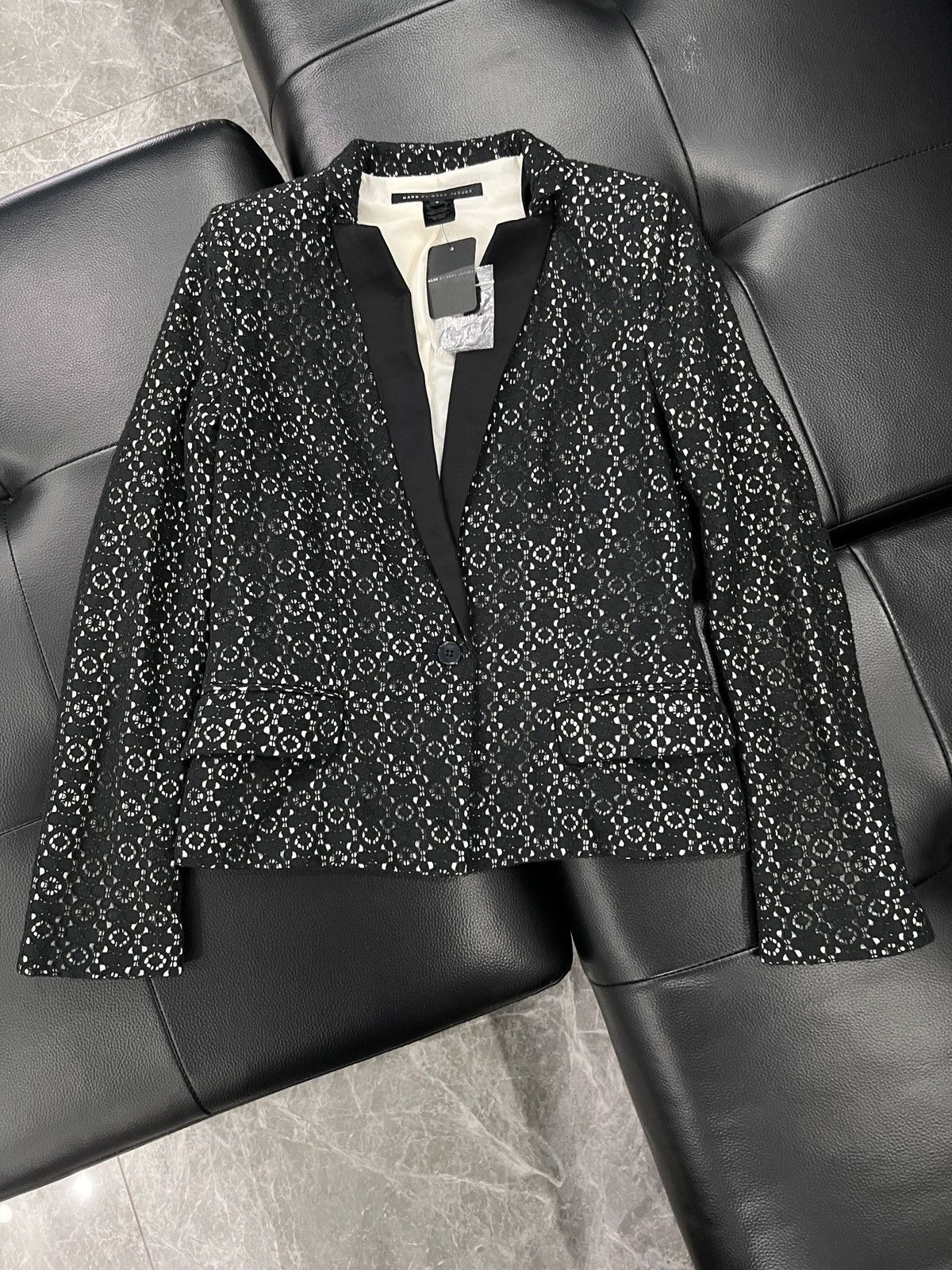 Marc by Marc Jacobs Marc by Marc Jacobs Lace Tailored Blazer Size XS / US 0-2 / IT 36-38 - 1 Thumbnail