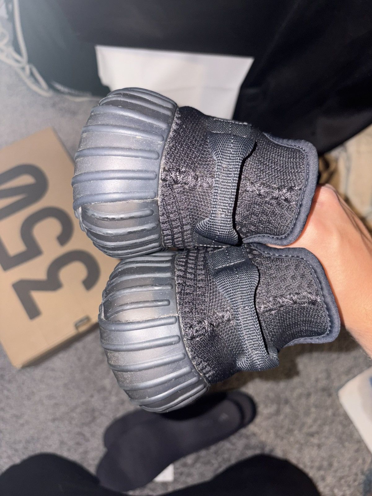 Yeezy Yeezy Boost 350 V2 onyx color way Size US 11 / EU 44 - 7 Thumbnail