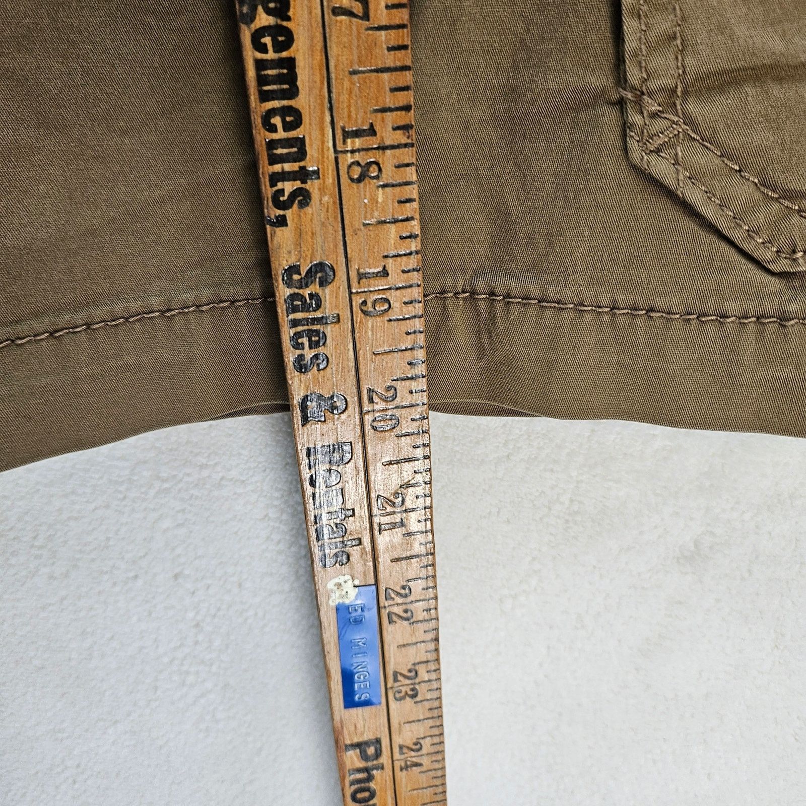 UNIONBAY UNIONBAY MEN'S 30 FLEX WAIST LIGHTWEIGHT TAN CARGO SHORTS Size US 30 / EU 46 - 3 Thumbnail