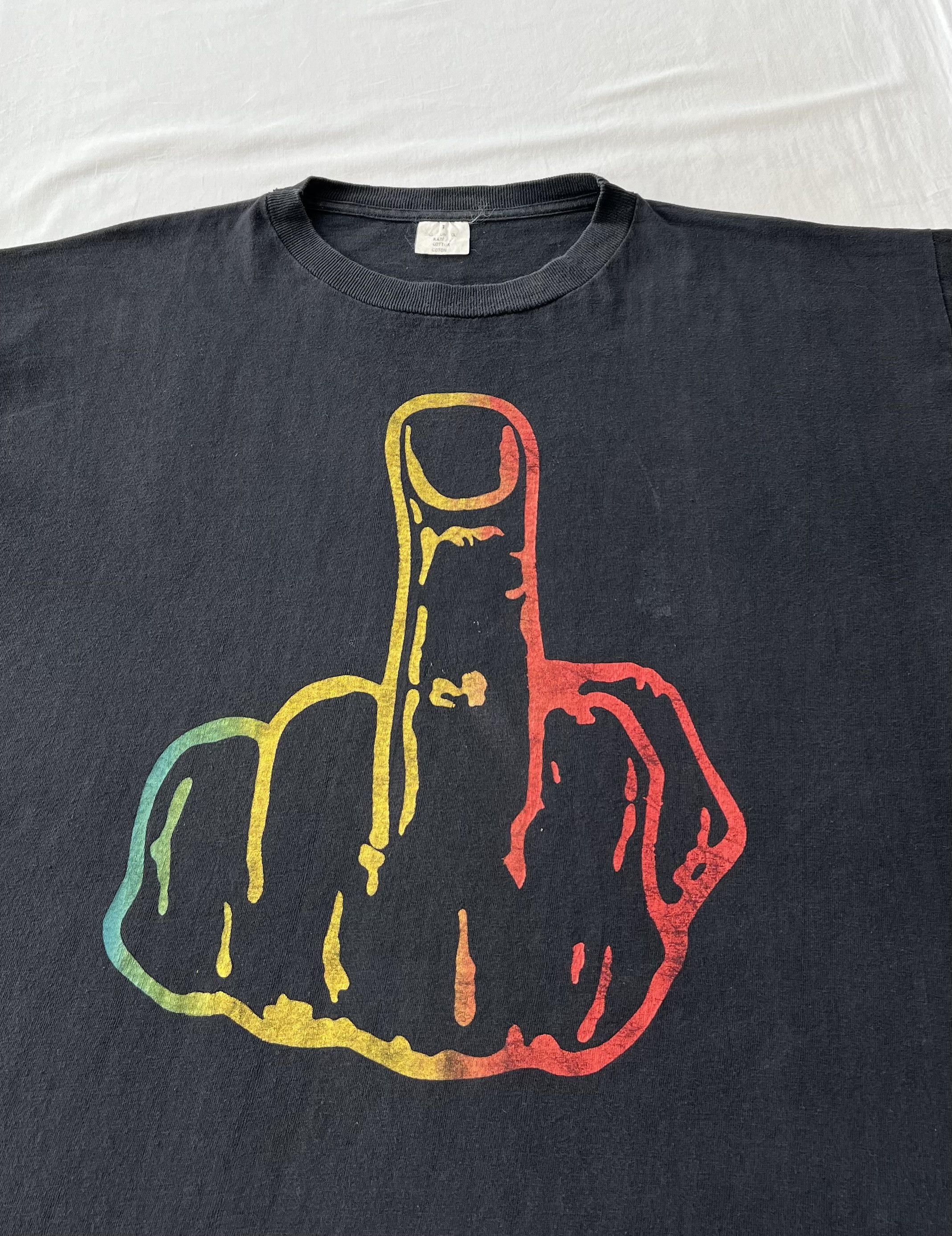Vintage Vintage 90s Fuck You Hand Sign Middle Finger Black T-shirt Size US L / EU 52-54 / 3 - 4 Thumbnail