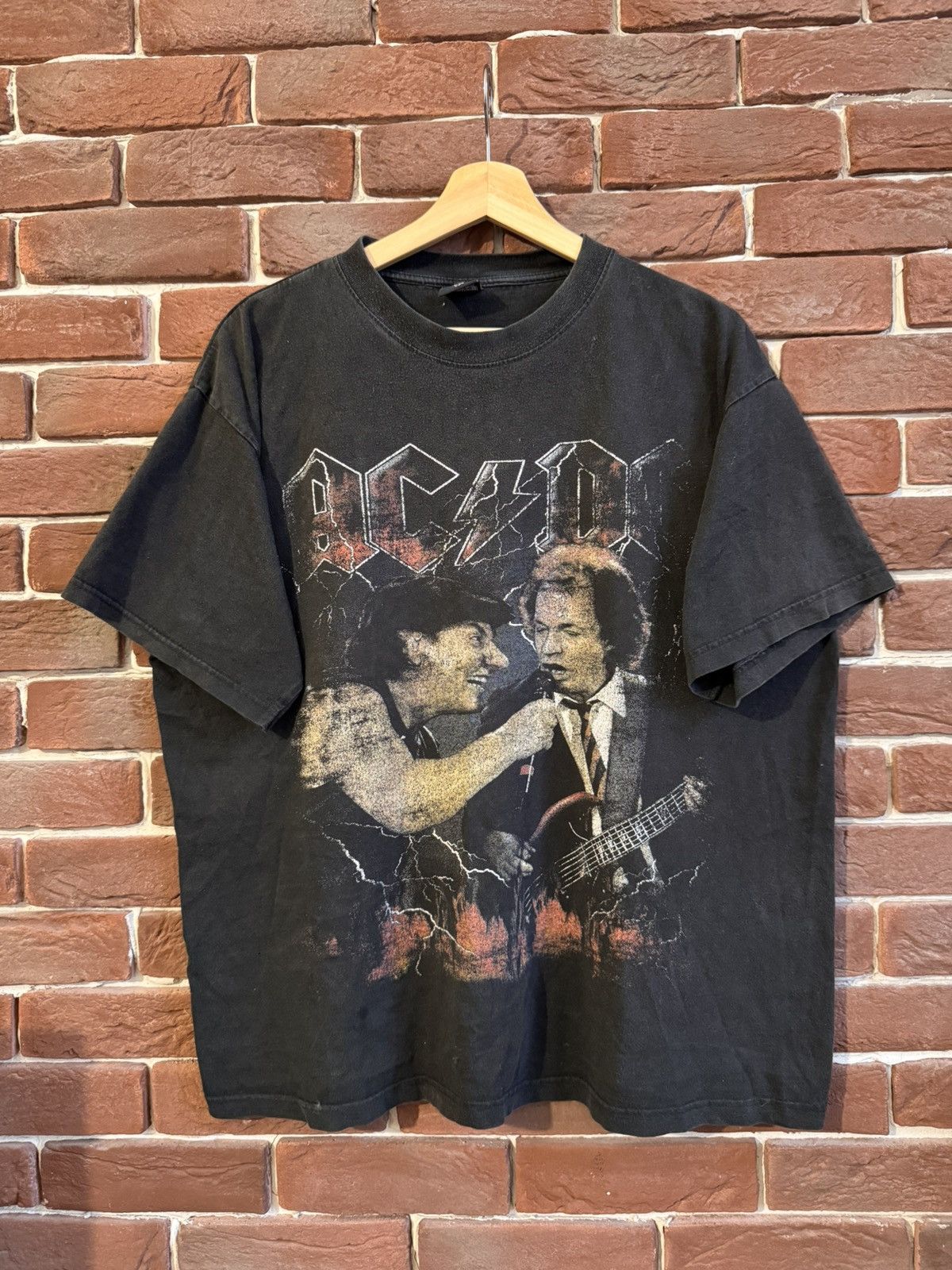 AC/DC Rare Vintage 00s AC/DC Rock Band Tee Hype Grail Metal Punk Size US XL / EU 56 / 4 - 1 Thumbnail