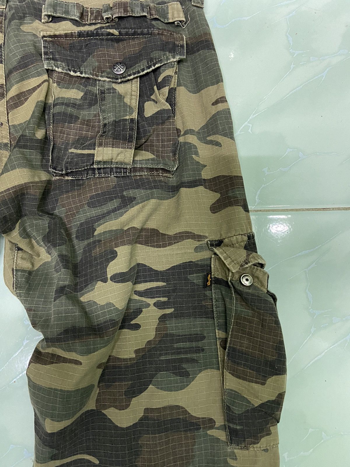 Alpha Industries Alpha industries cargo pants camouflage distressed Size US 34 / EU 50 - 8 Thumbnail